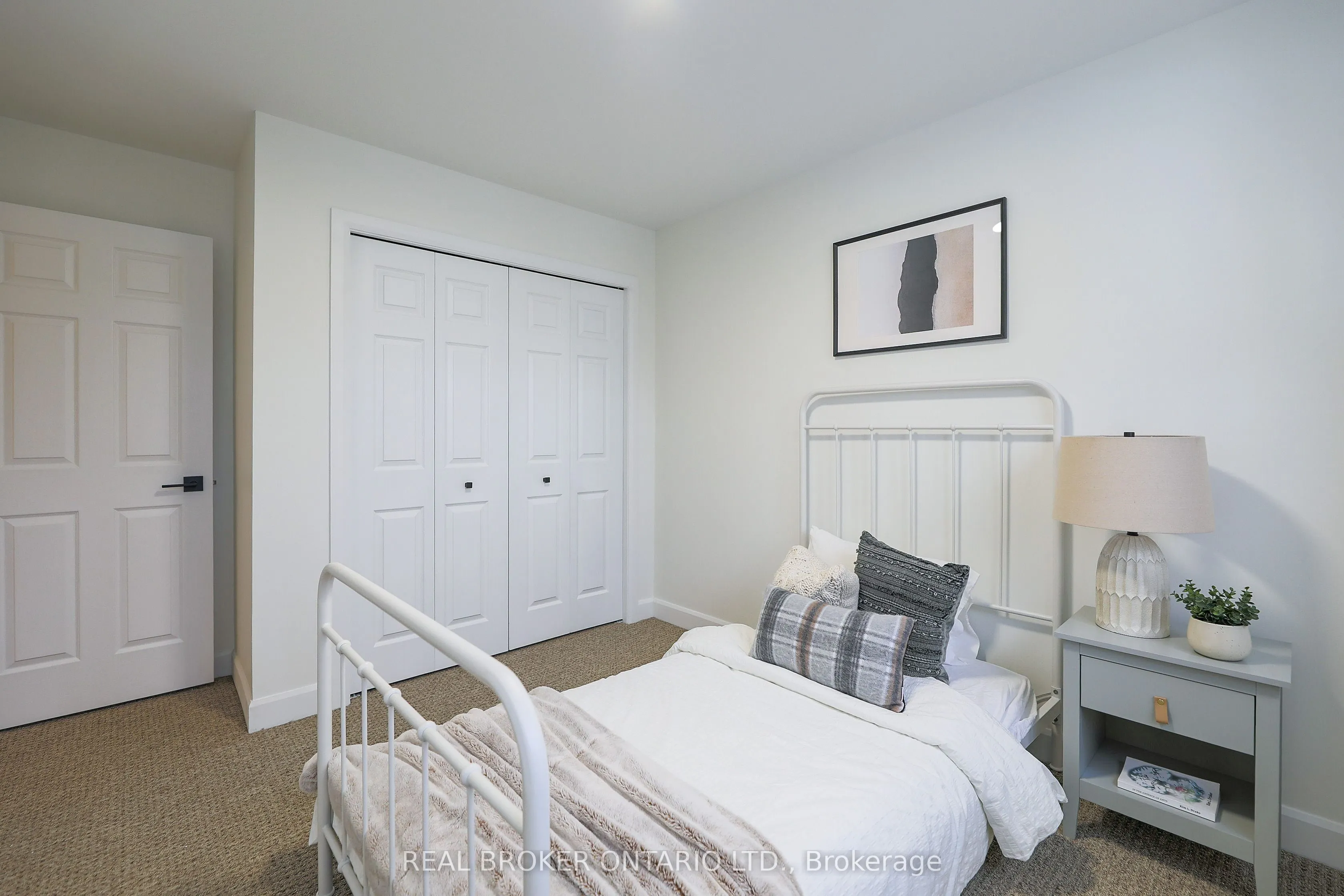 412 Main St Street E