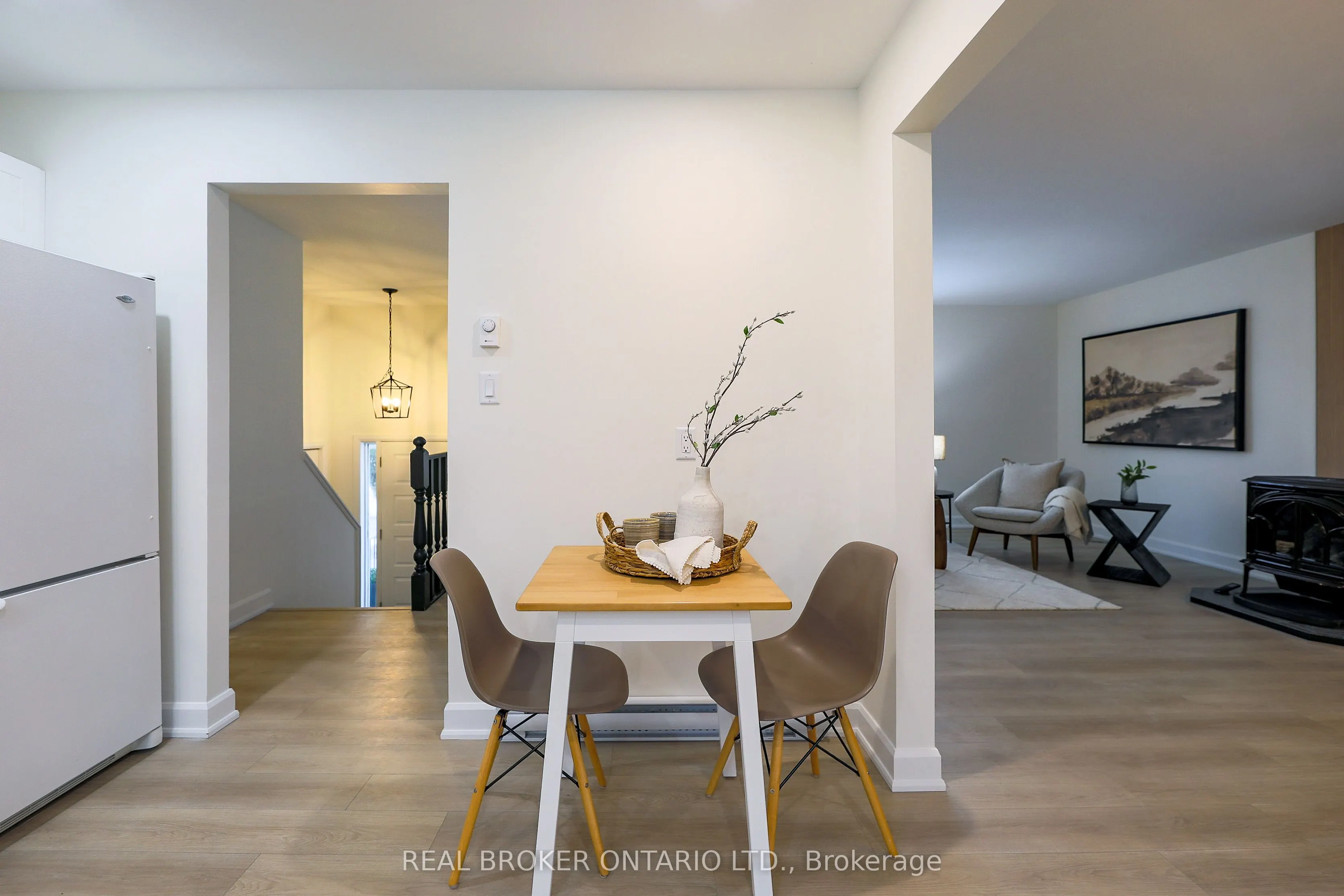 412 Main St Street E