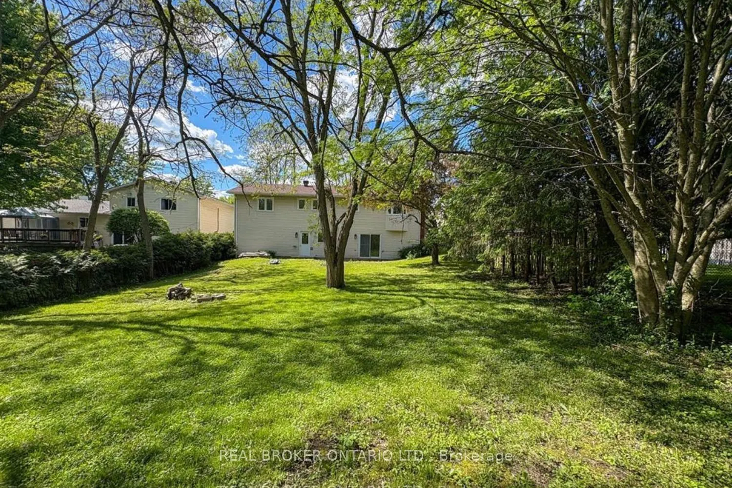 412 Main St Street E