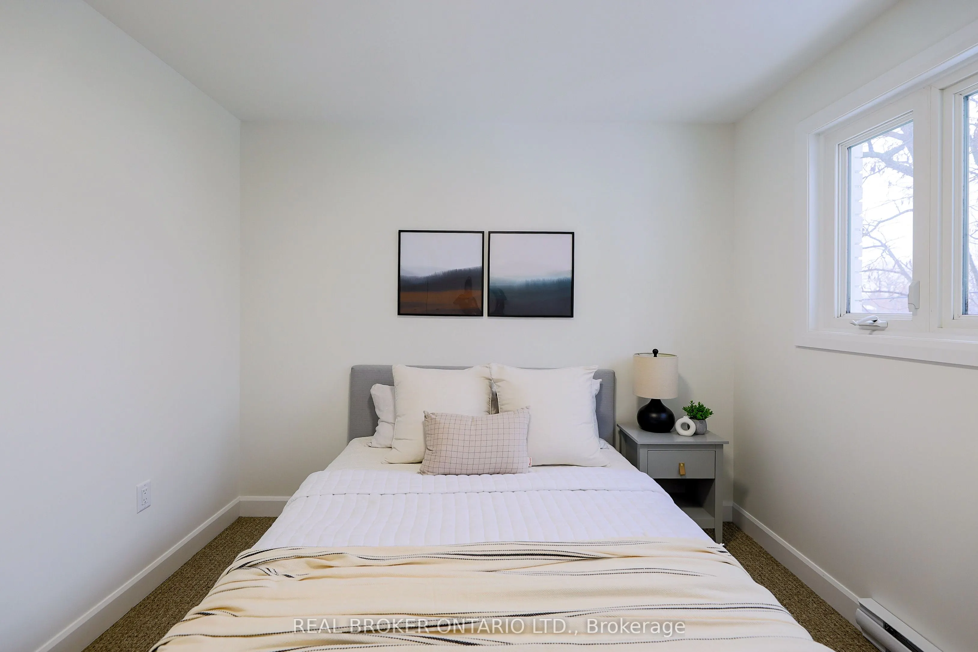 412 Main St Street E