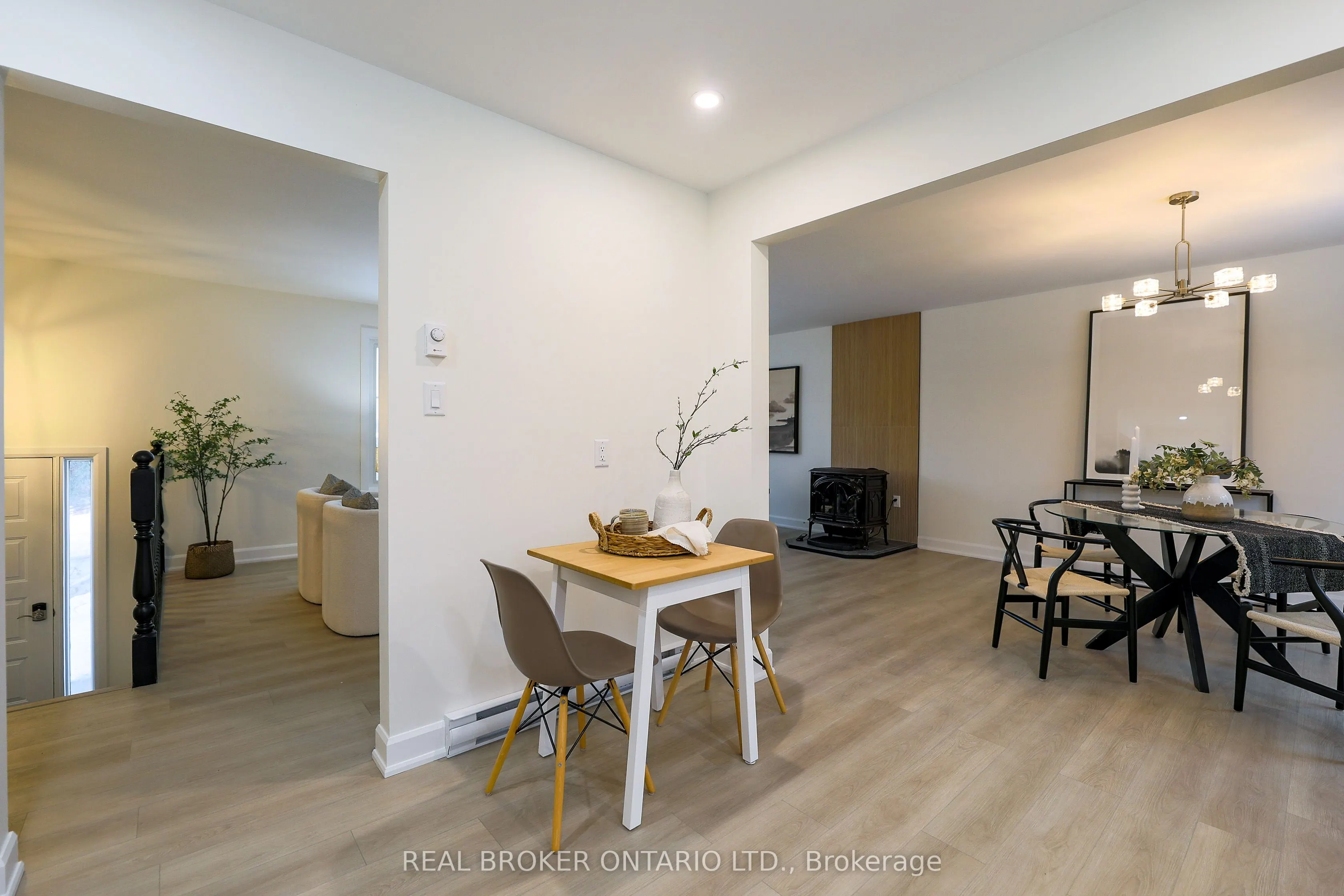 412 Main St Street E