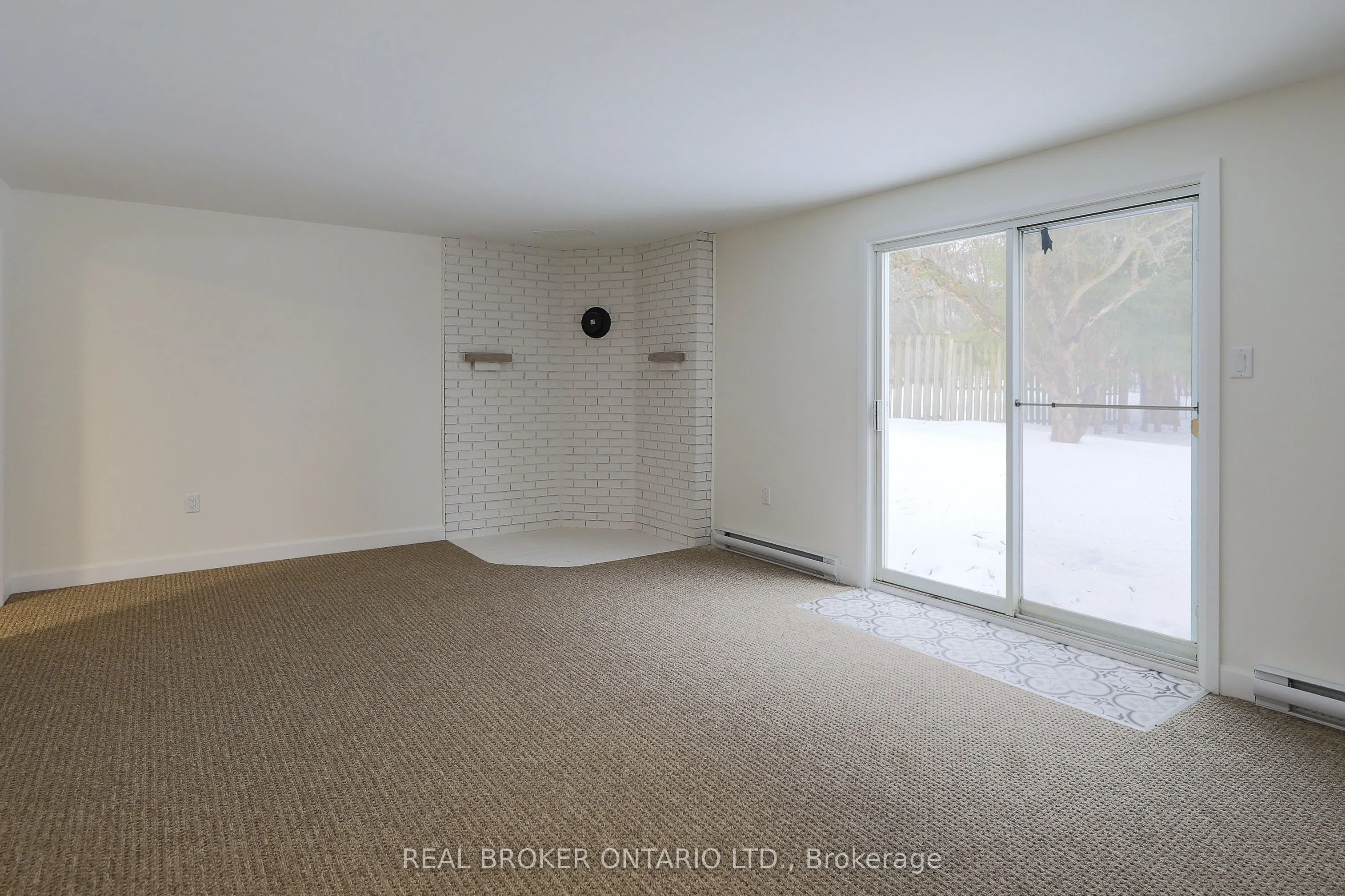 412 Main St Street E