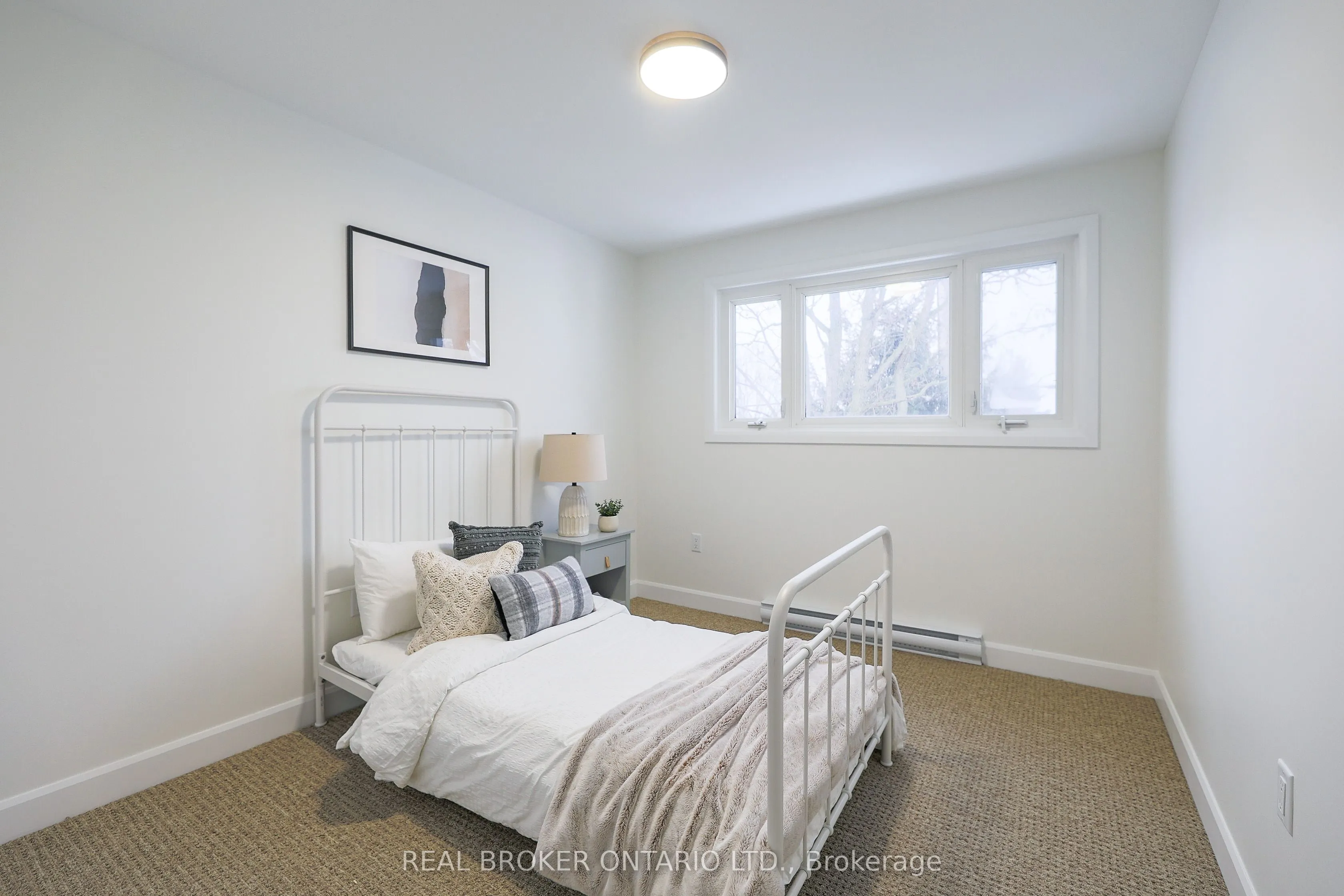 412 Main St Street E