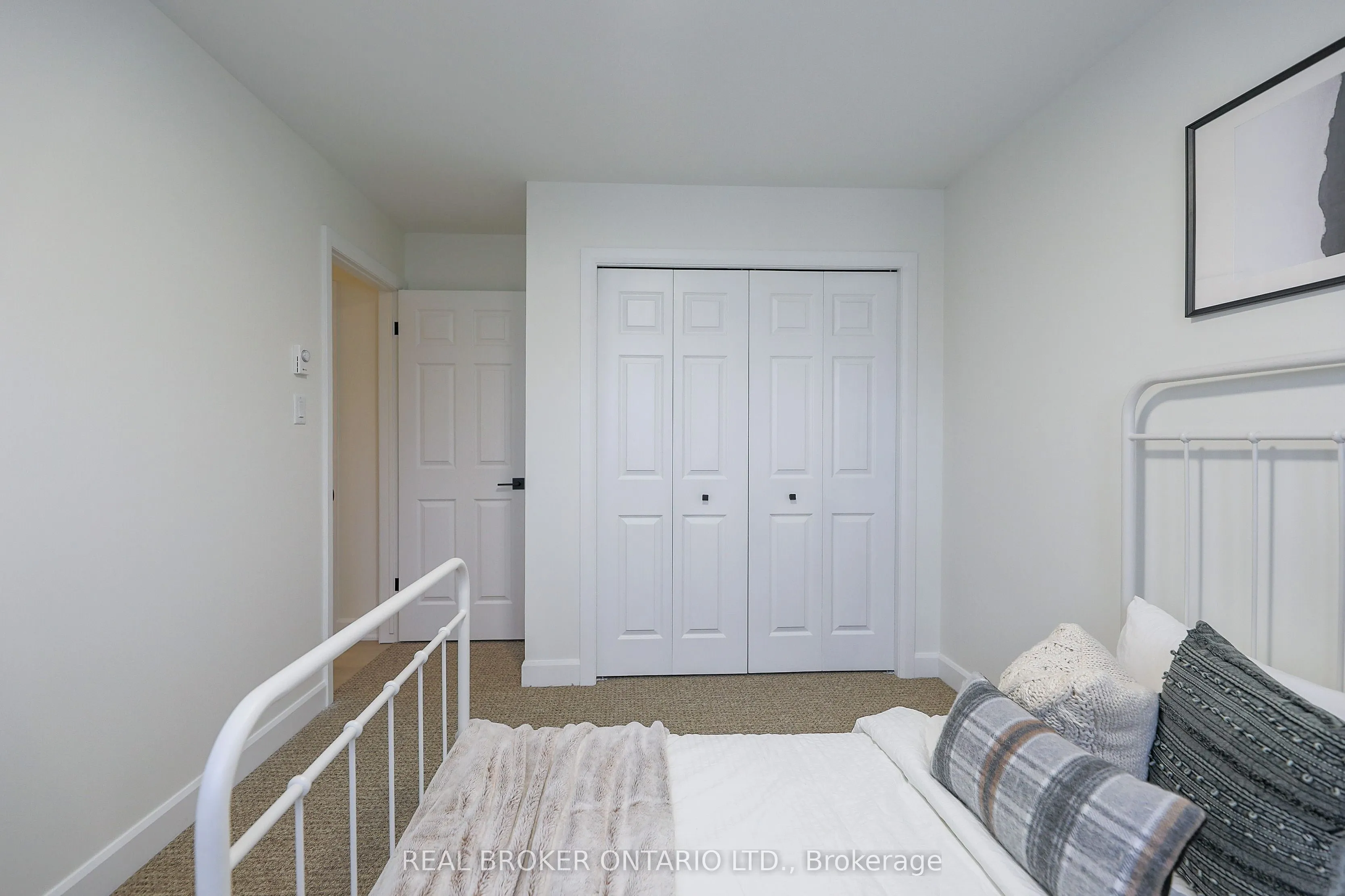 412 Main St Street E