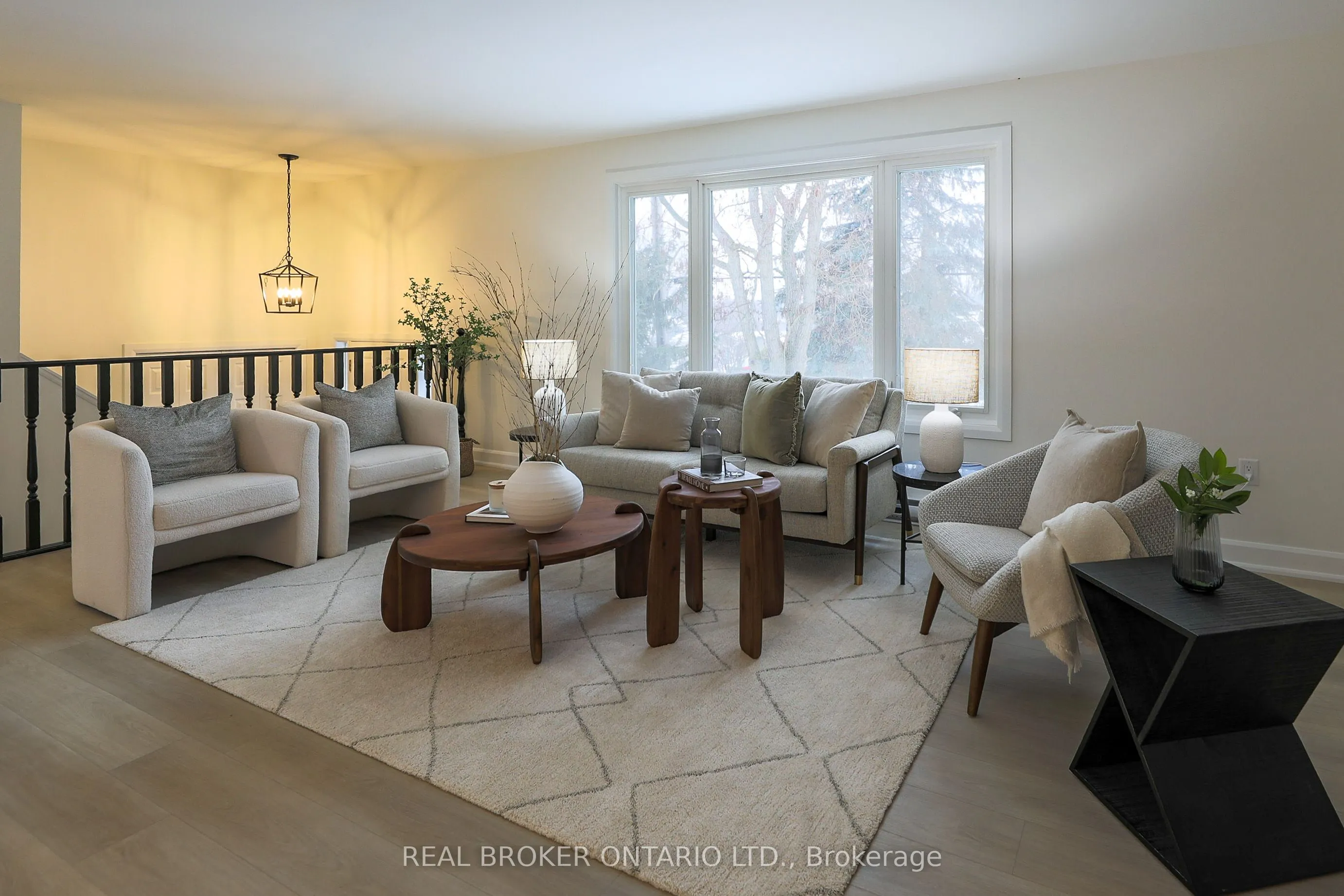 412 Main St Street E