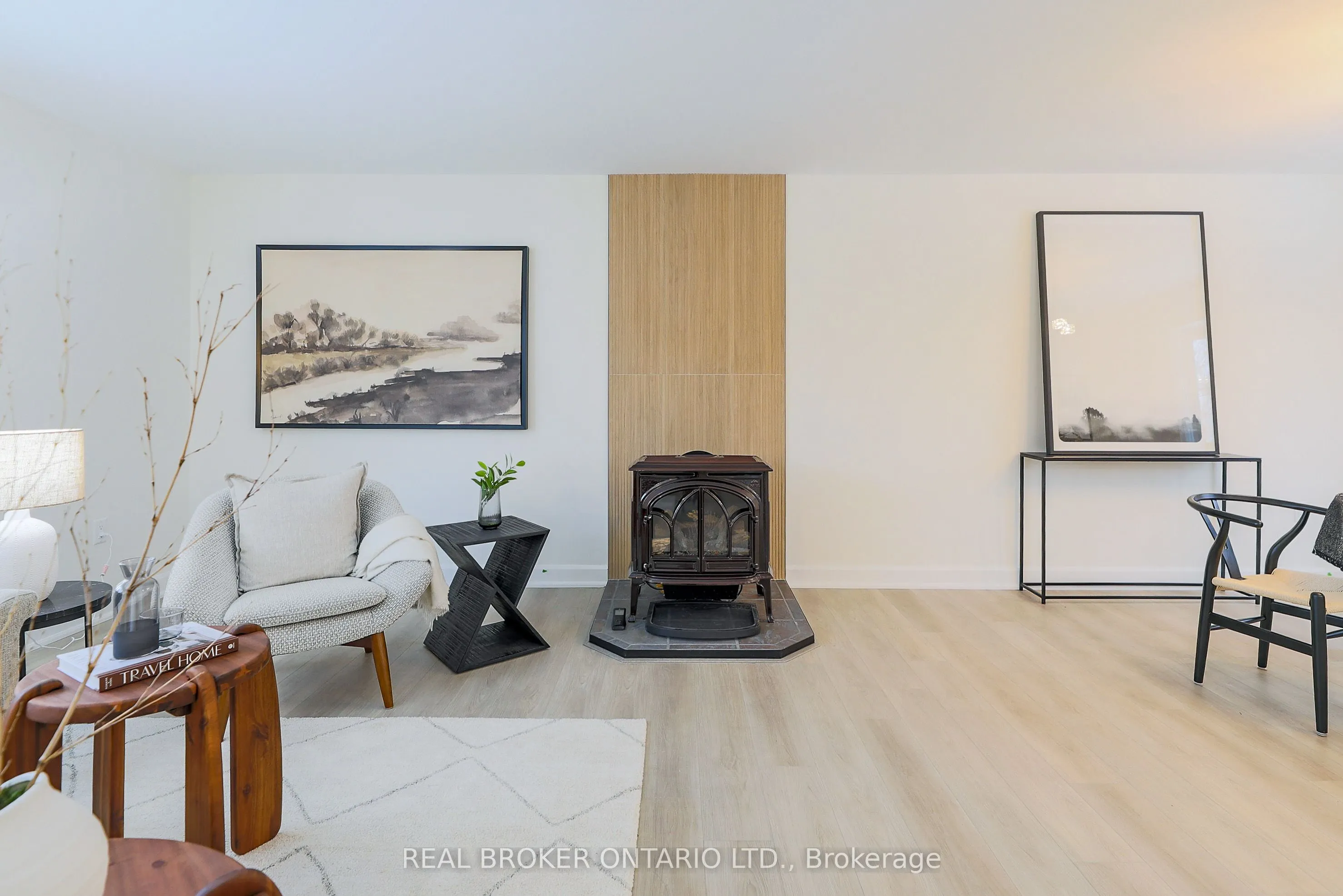 412 Main St Street E