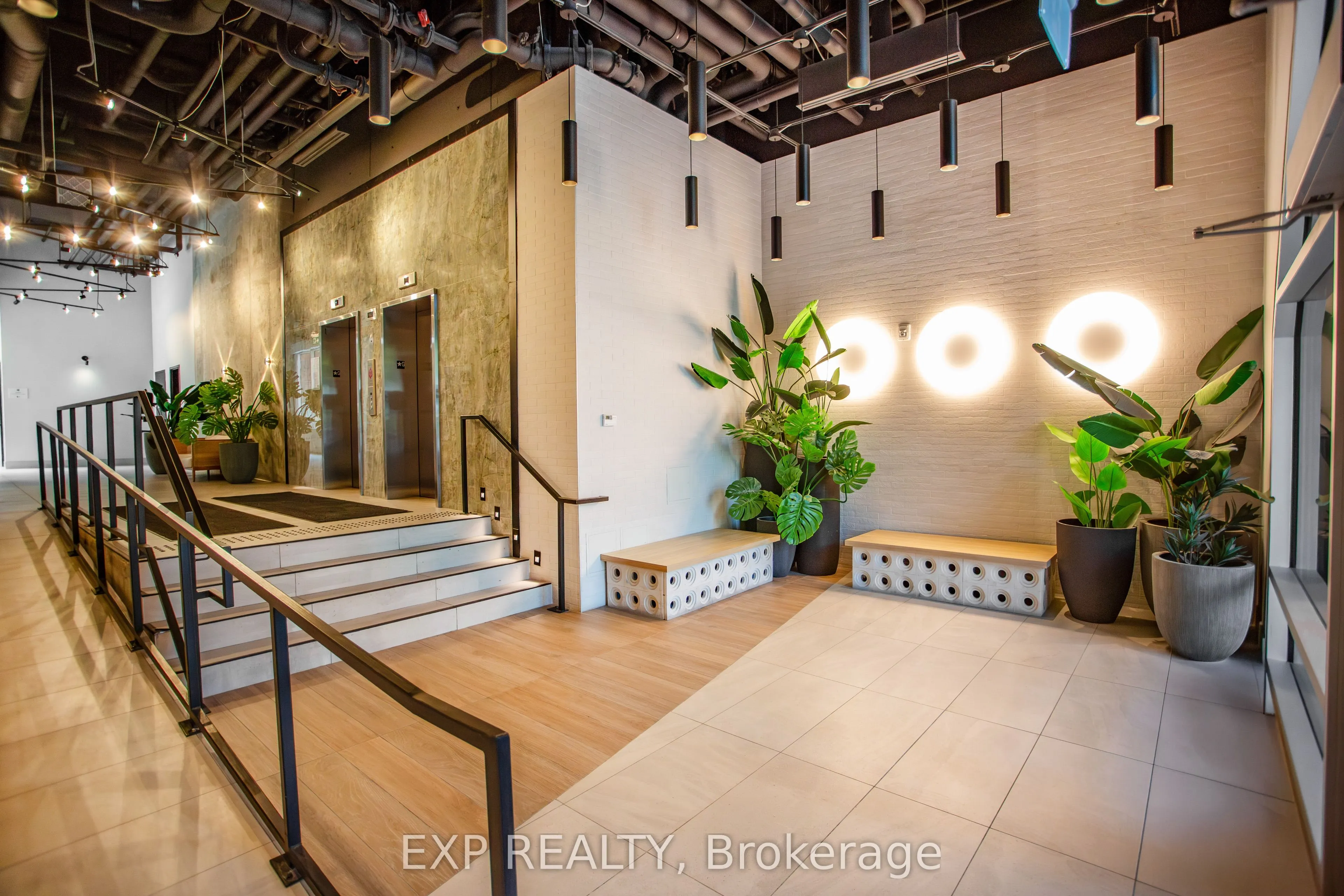 770 Somerset Street W, #406