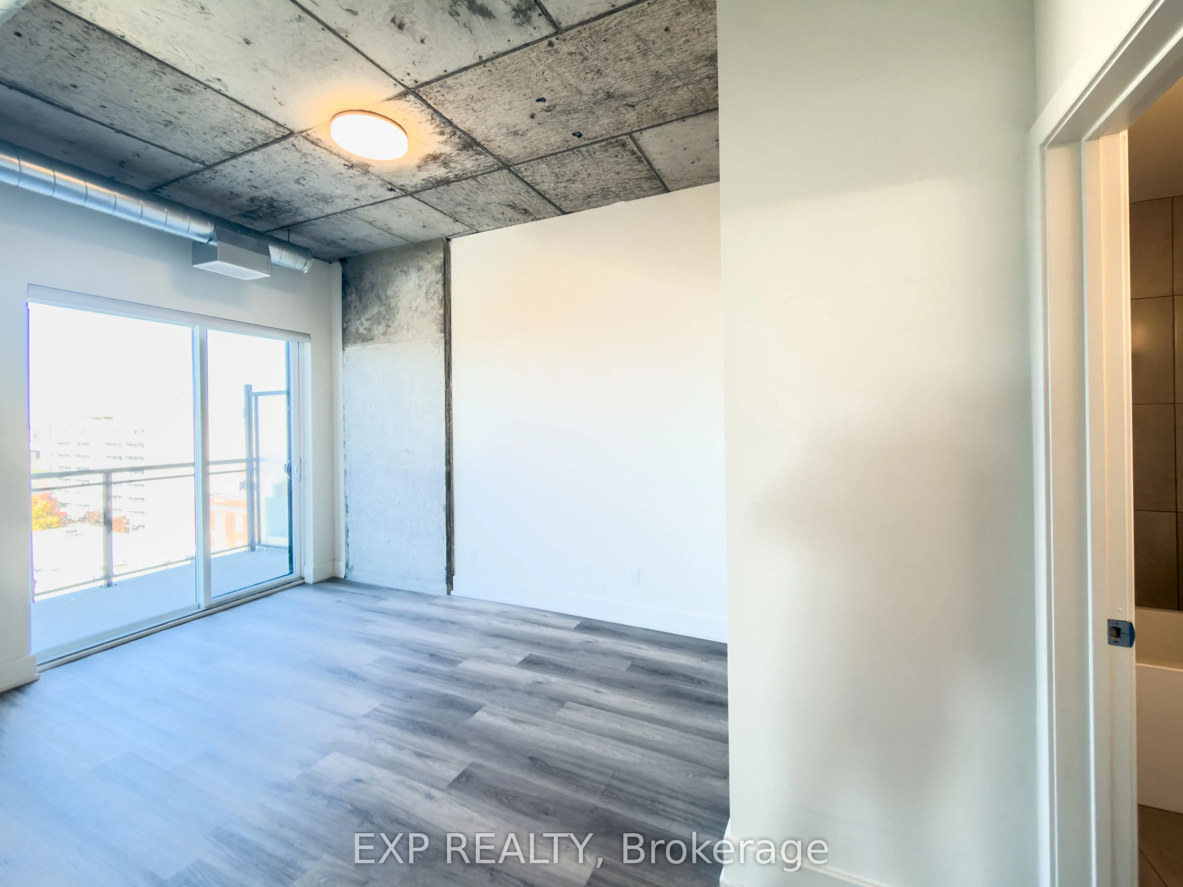 770 Somerset Street W, #406