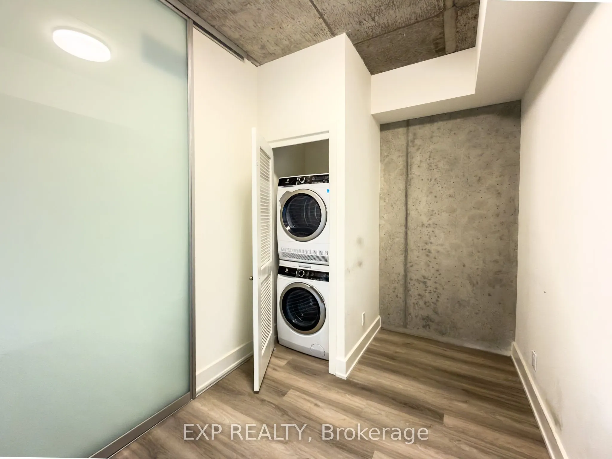 770 Somerset Street W, #514