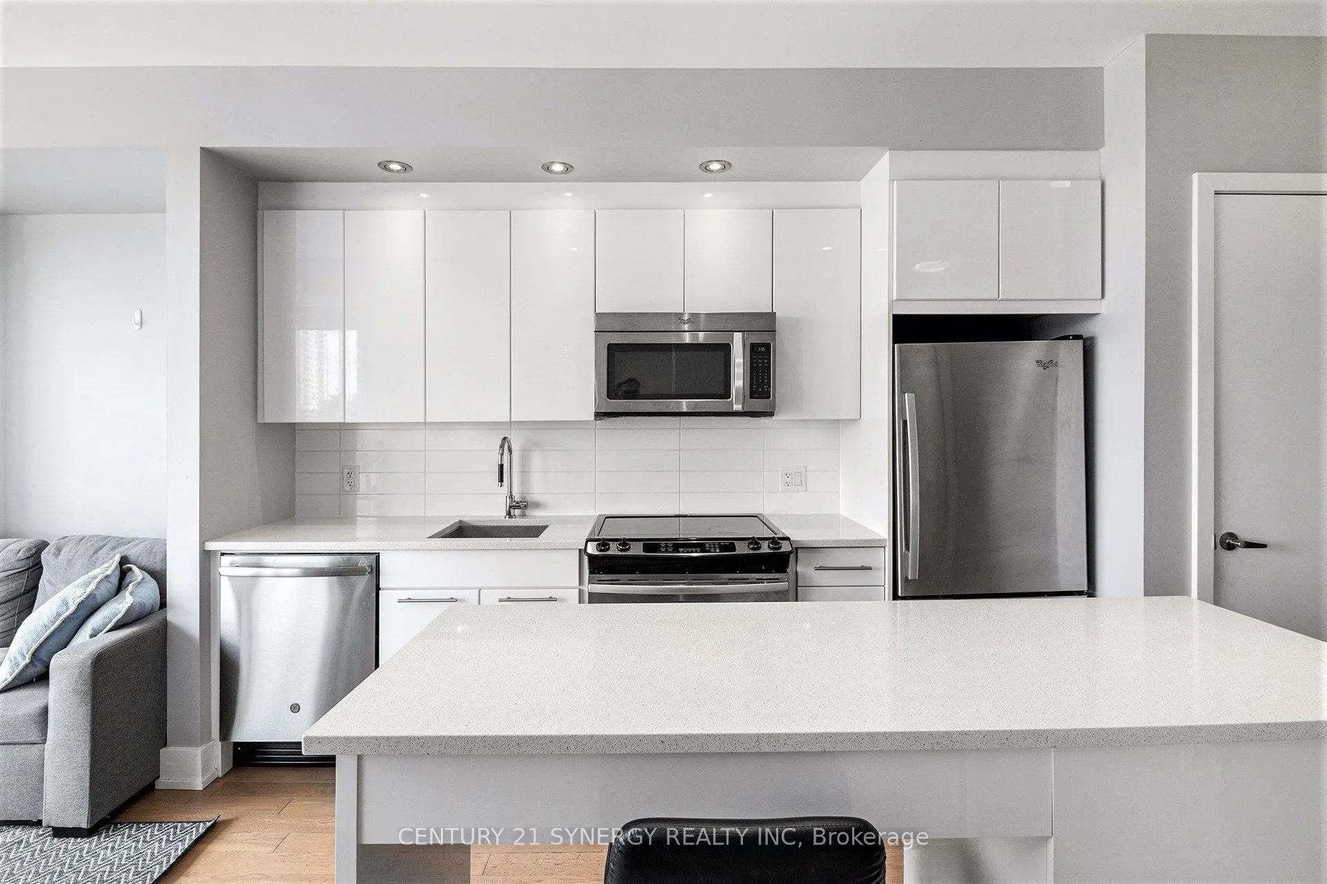 360 Patricia Avenue, #607