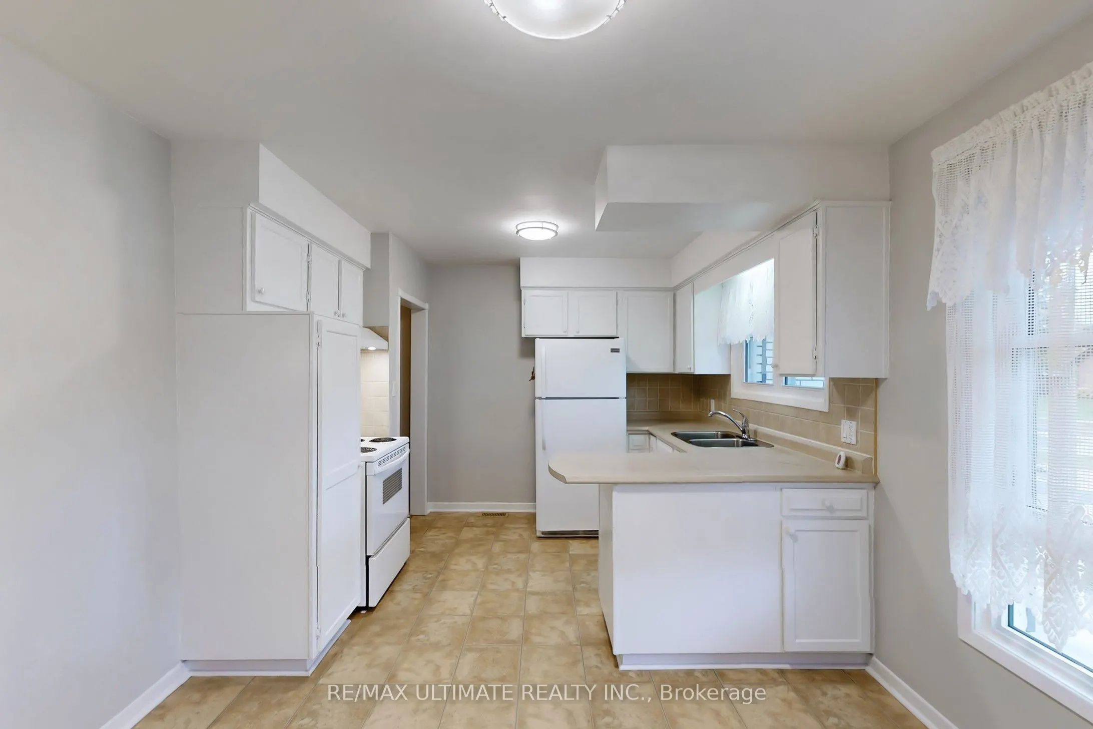 96 Lakeshore Road, #Geb