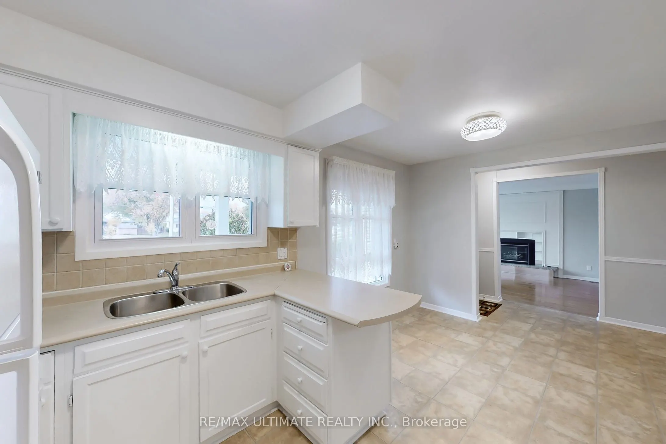 96 Lakeshore Road, #Geb