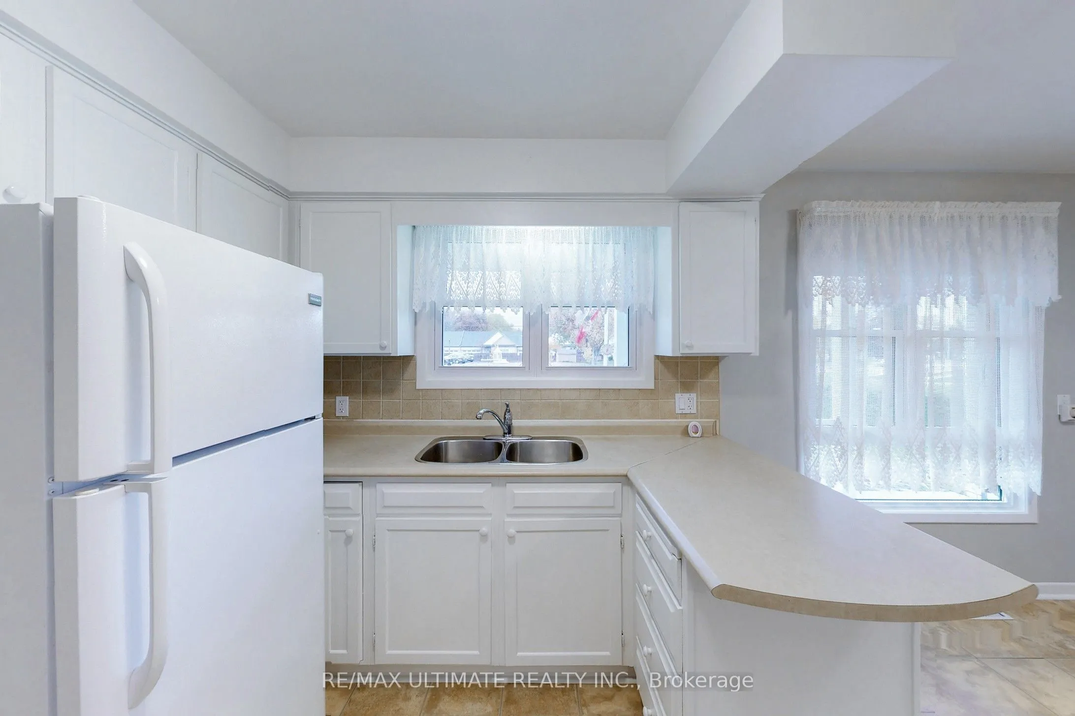 96 Lakeshore Road, #Geb