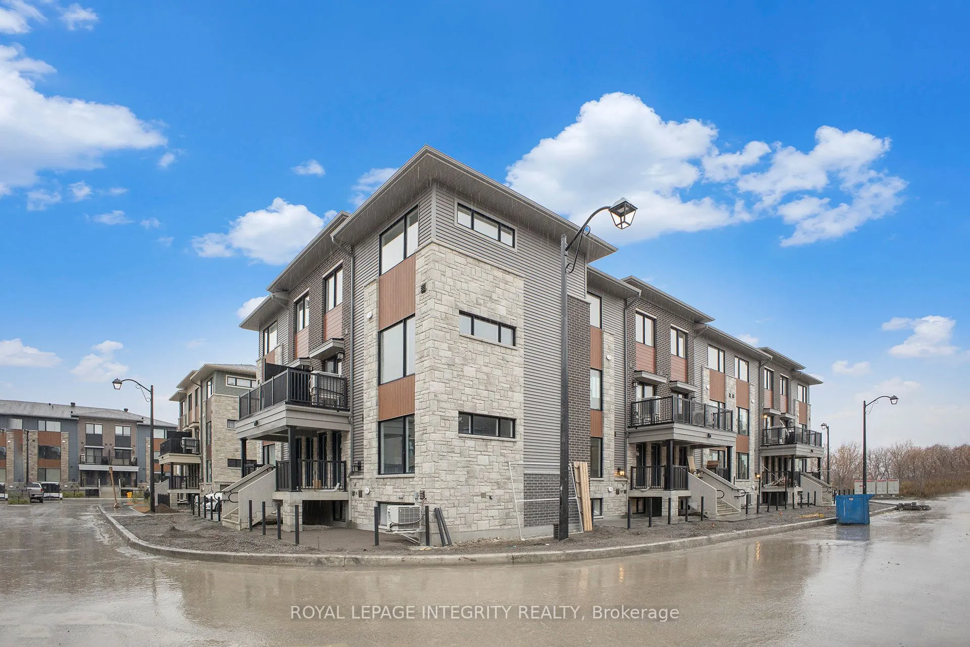 1130 CREEKWAY Private