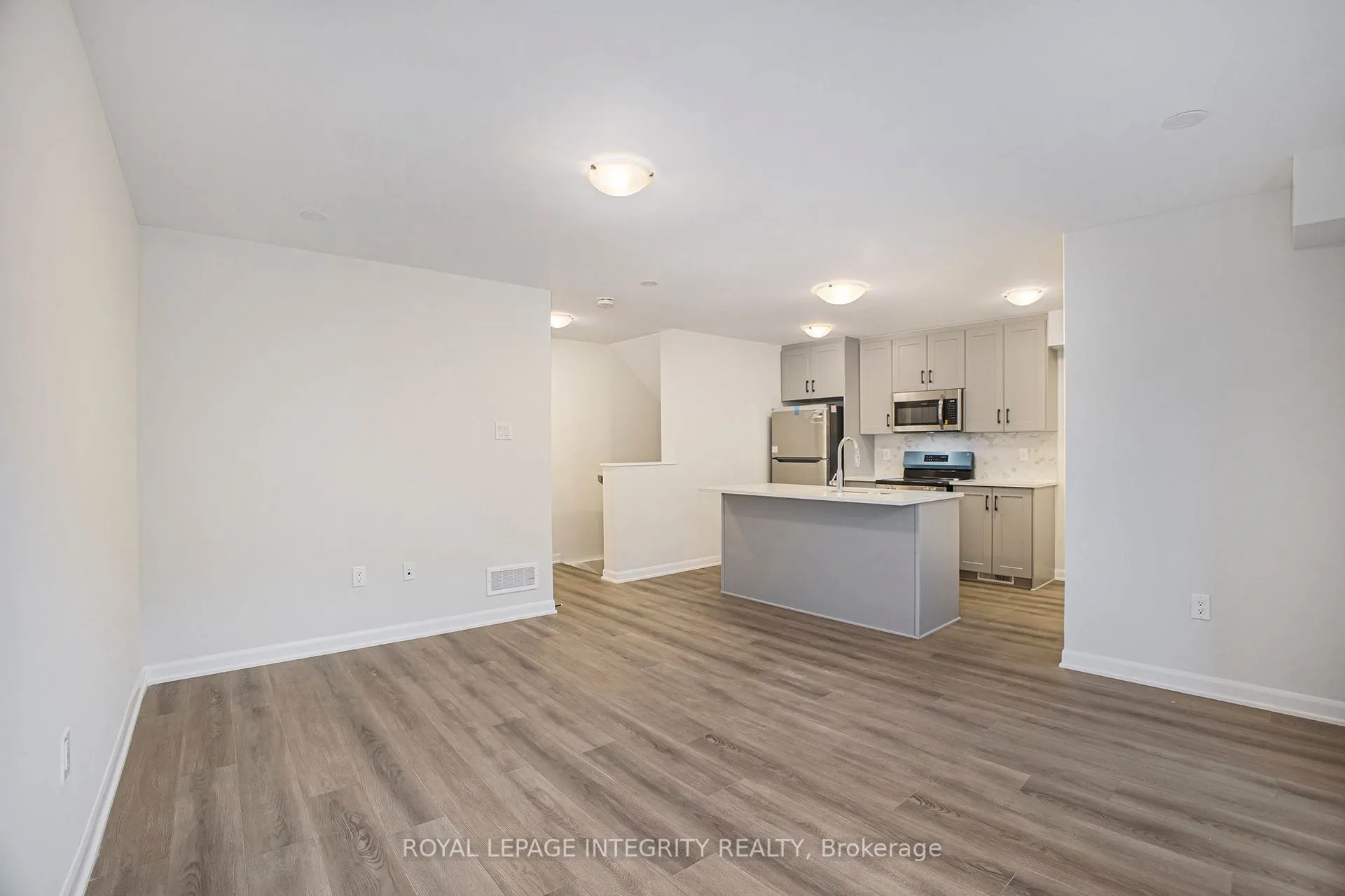 1130 CREEKWAY Private