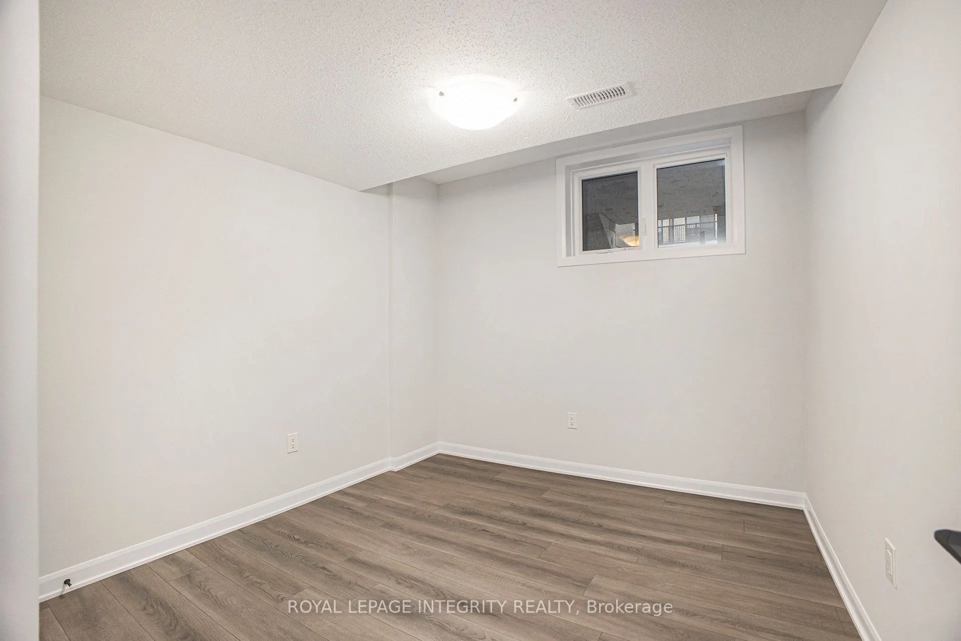 1130 CREEKWAY Private