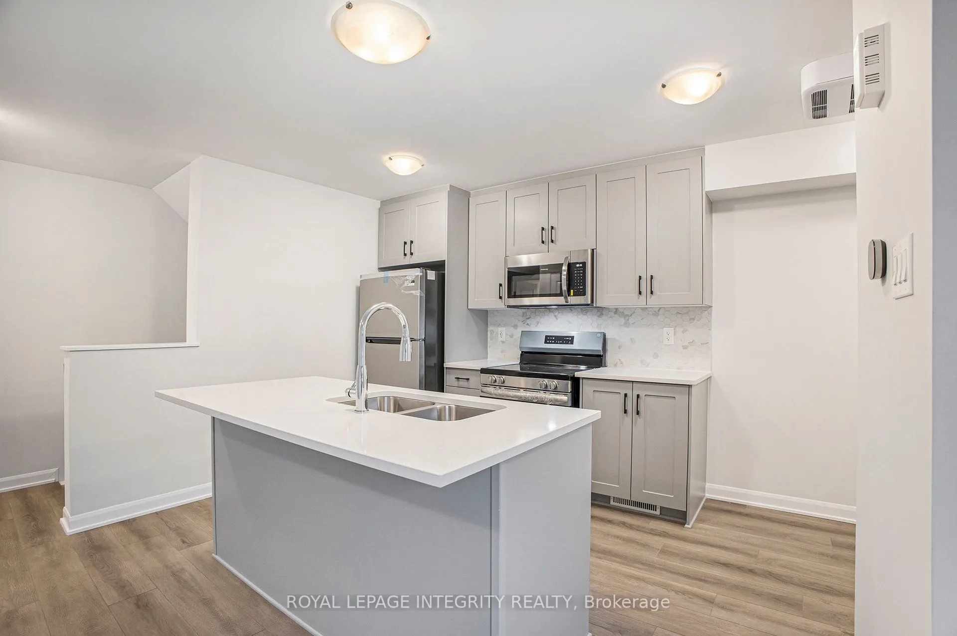 1130 CREEKWAY Private