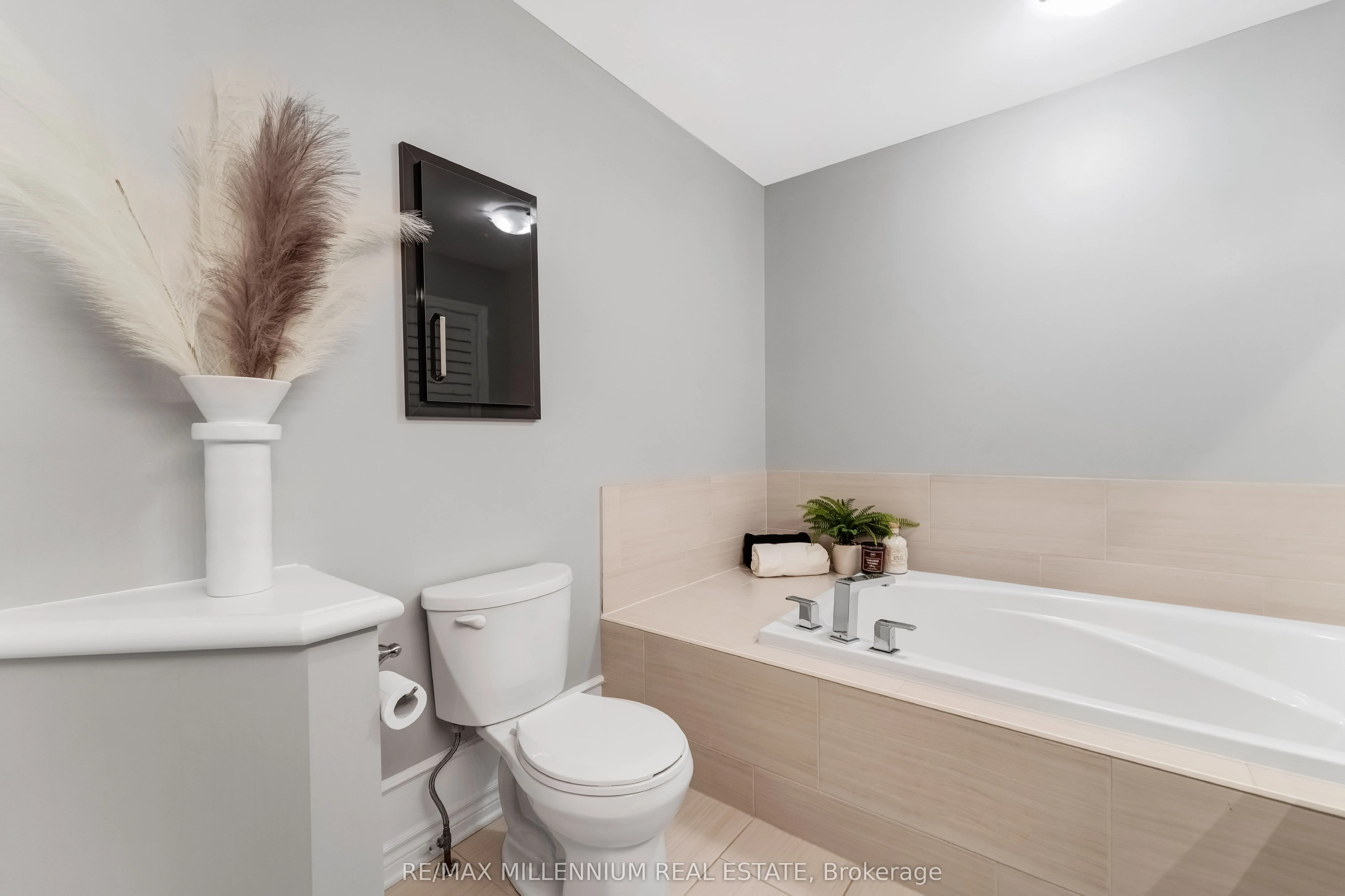 327 BALLINVILLE Circle