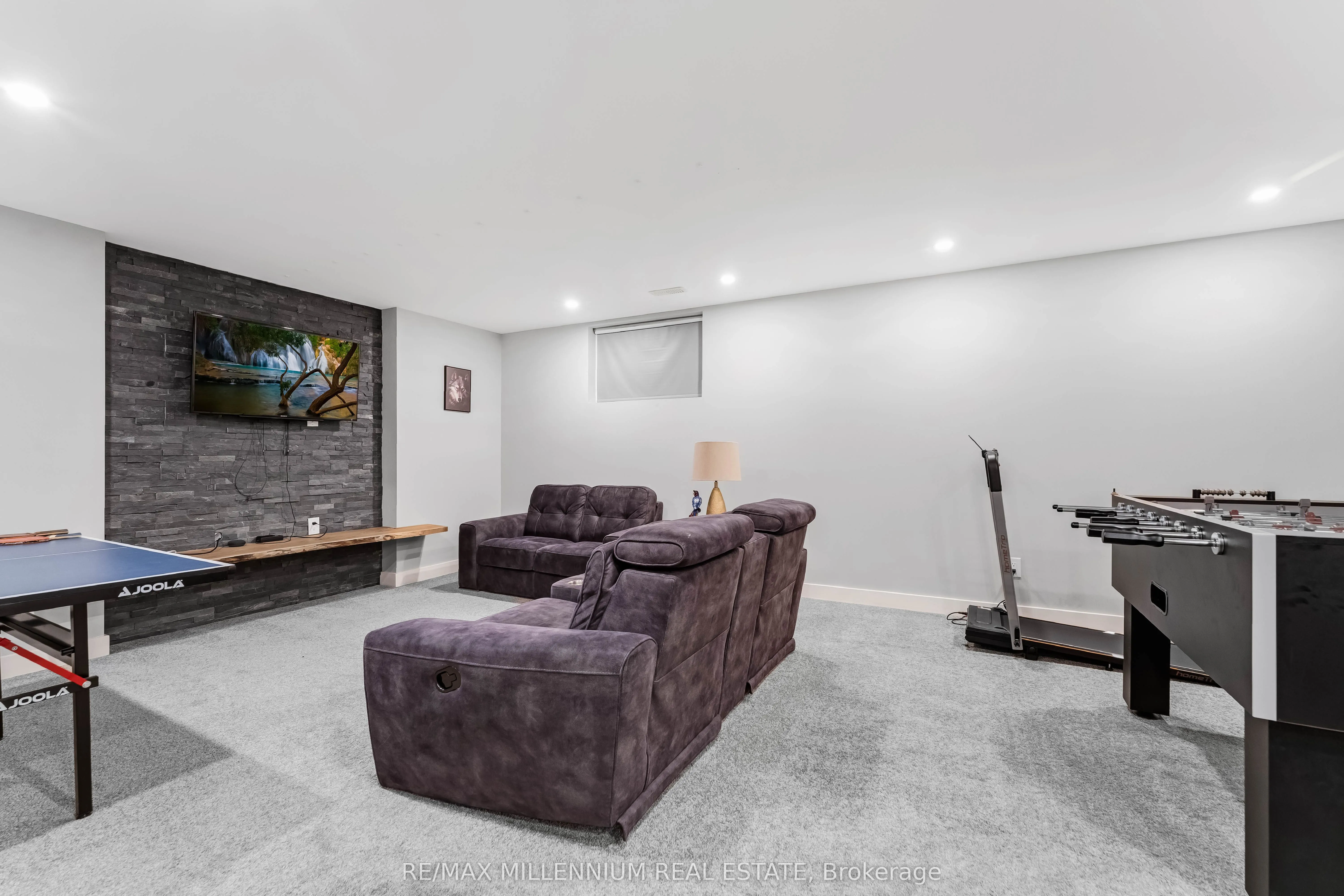 327 BALLINVILLE Circle