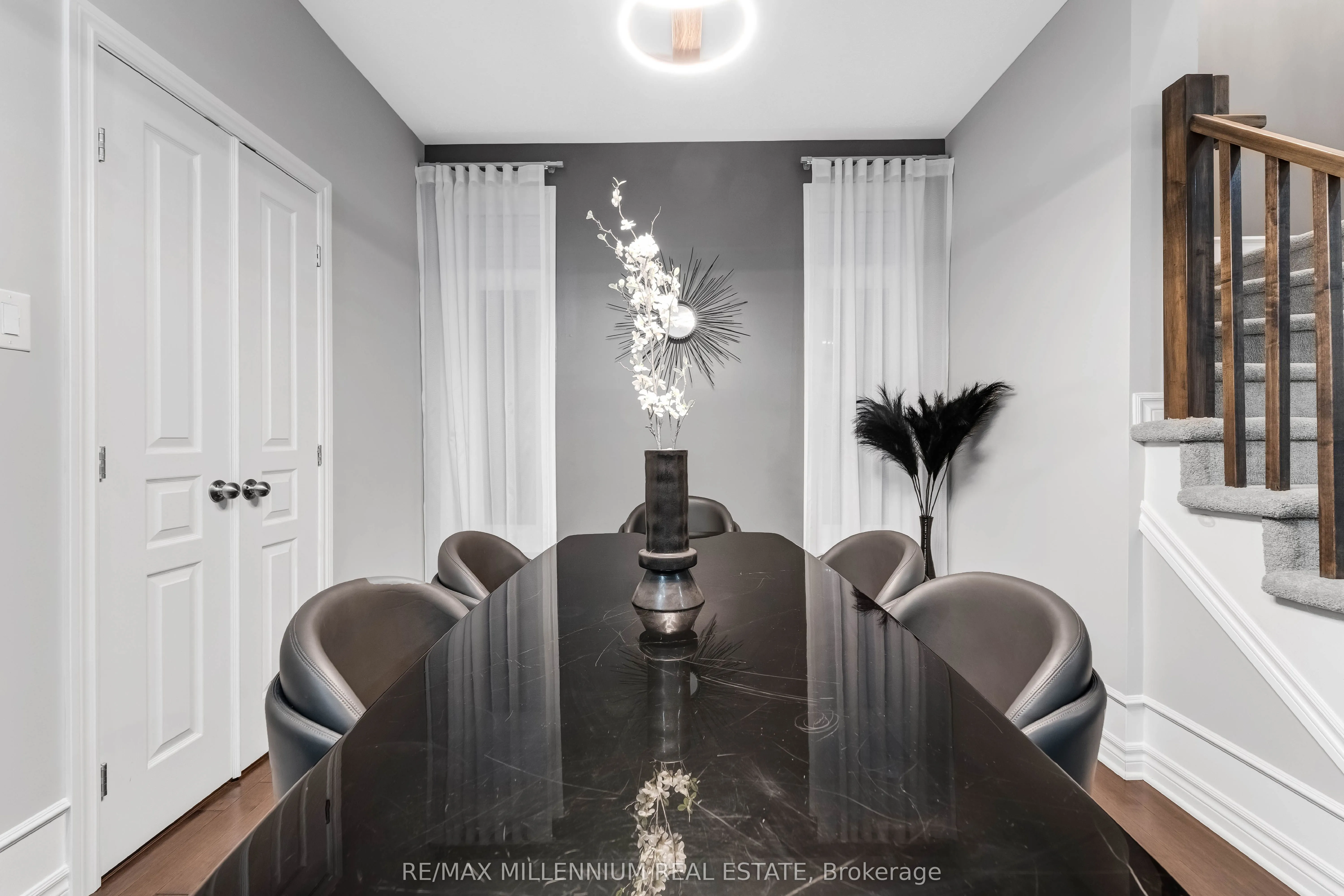 327 BALLINVILLE Circle