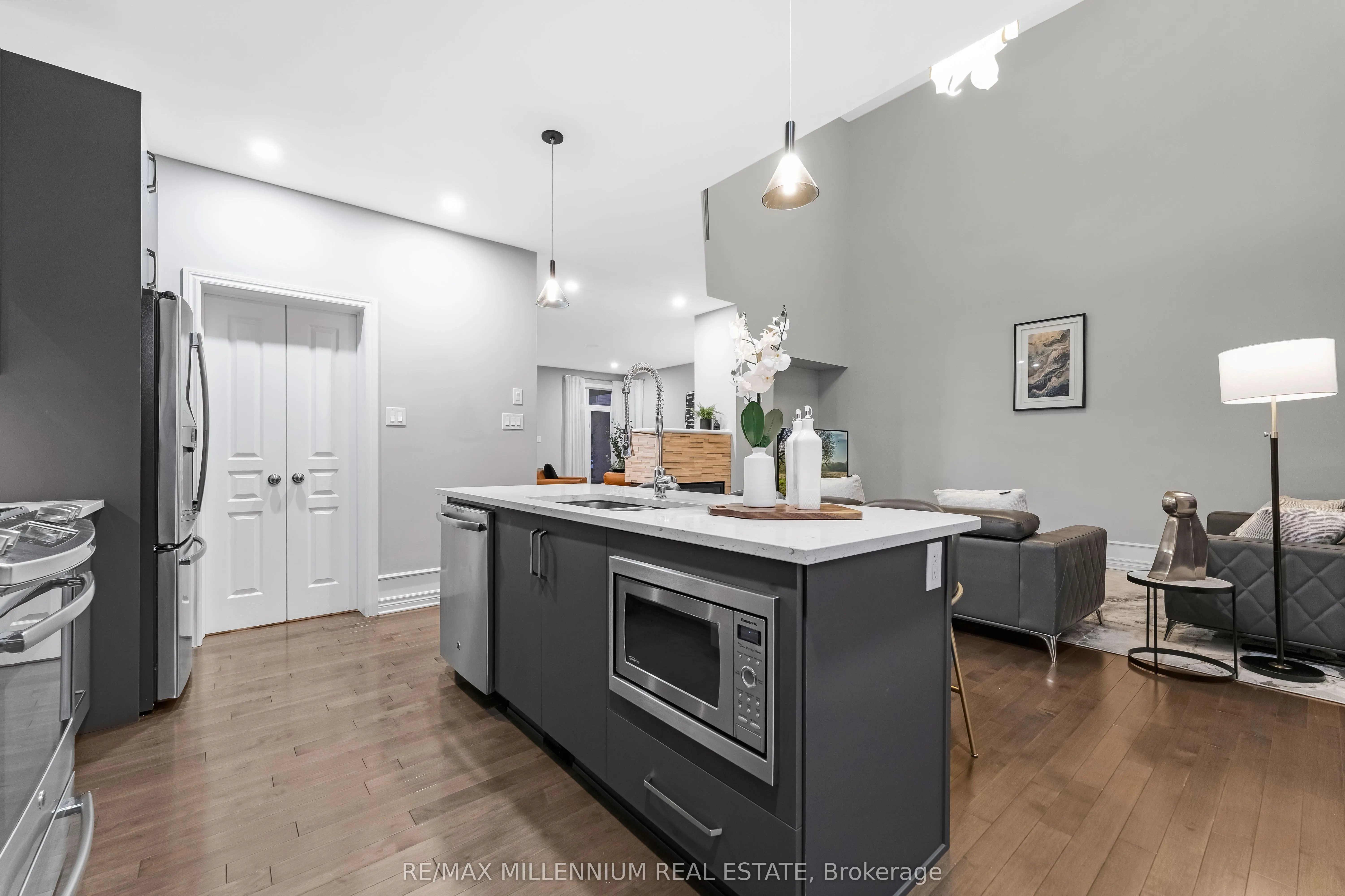 327 BALLINVILLE Circle