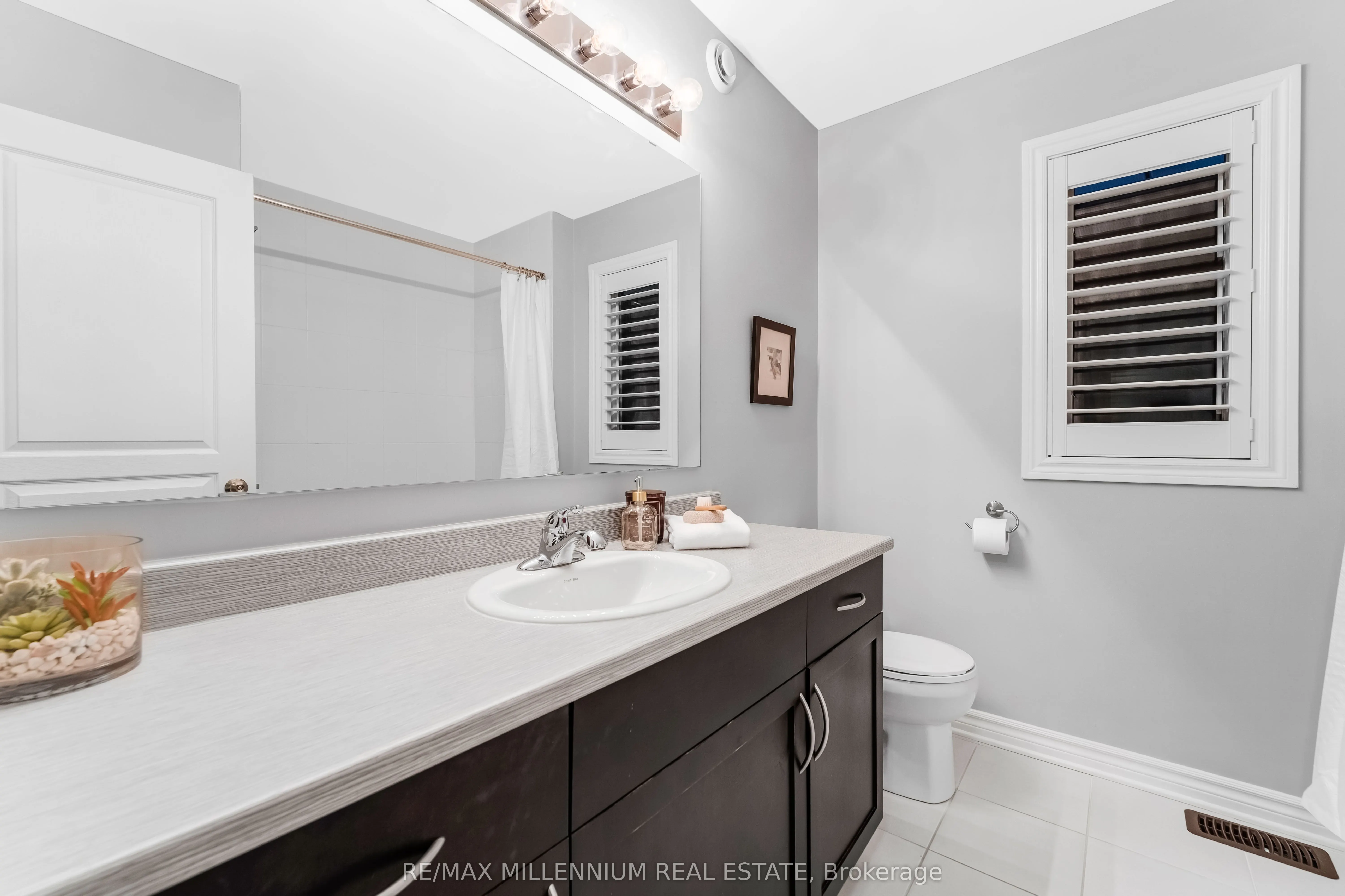 327 BALLINVILLE Circle