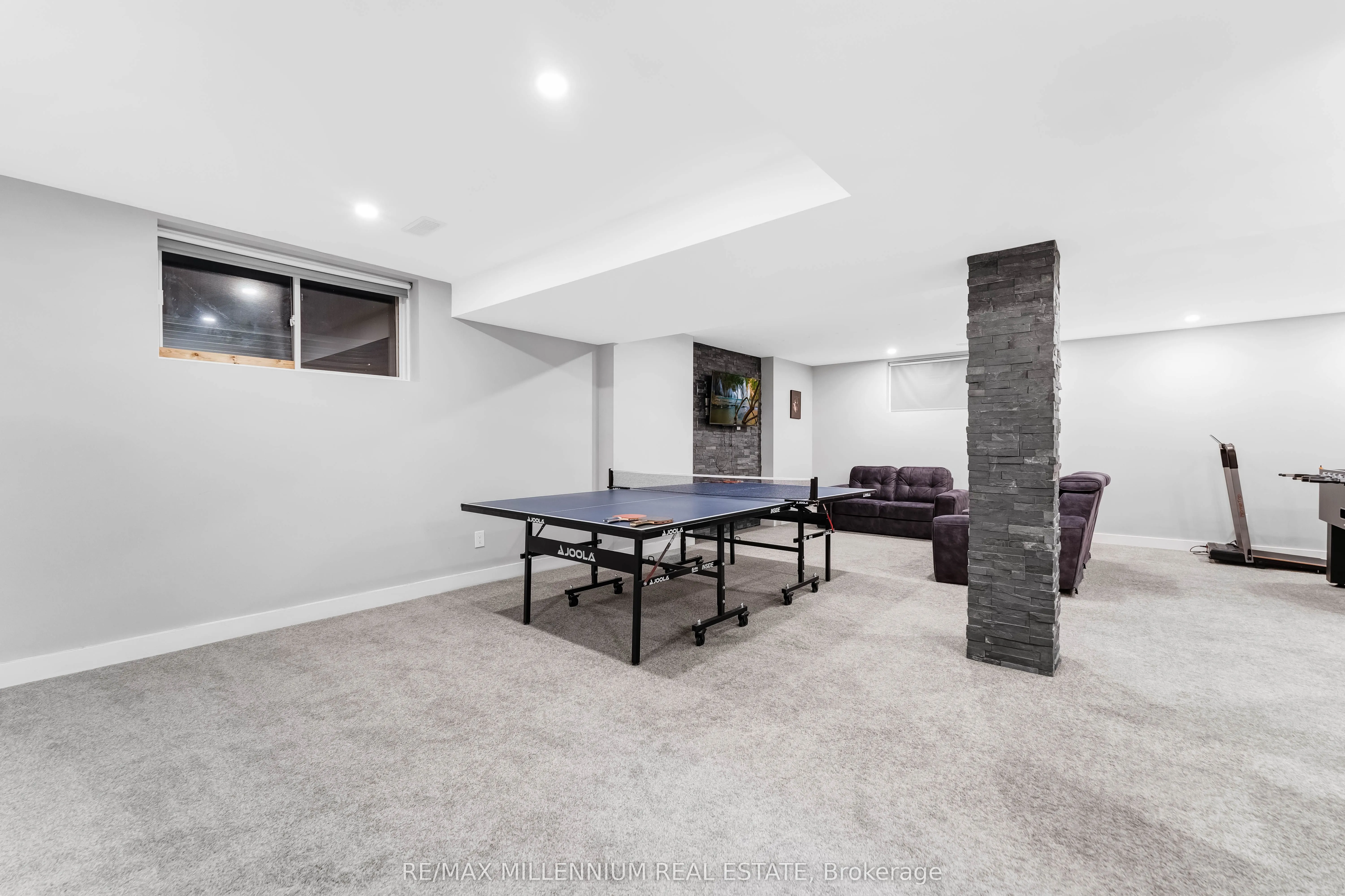 327 BALLINVILLE Circle