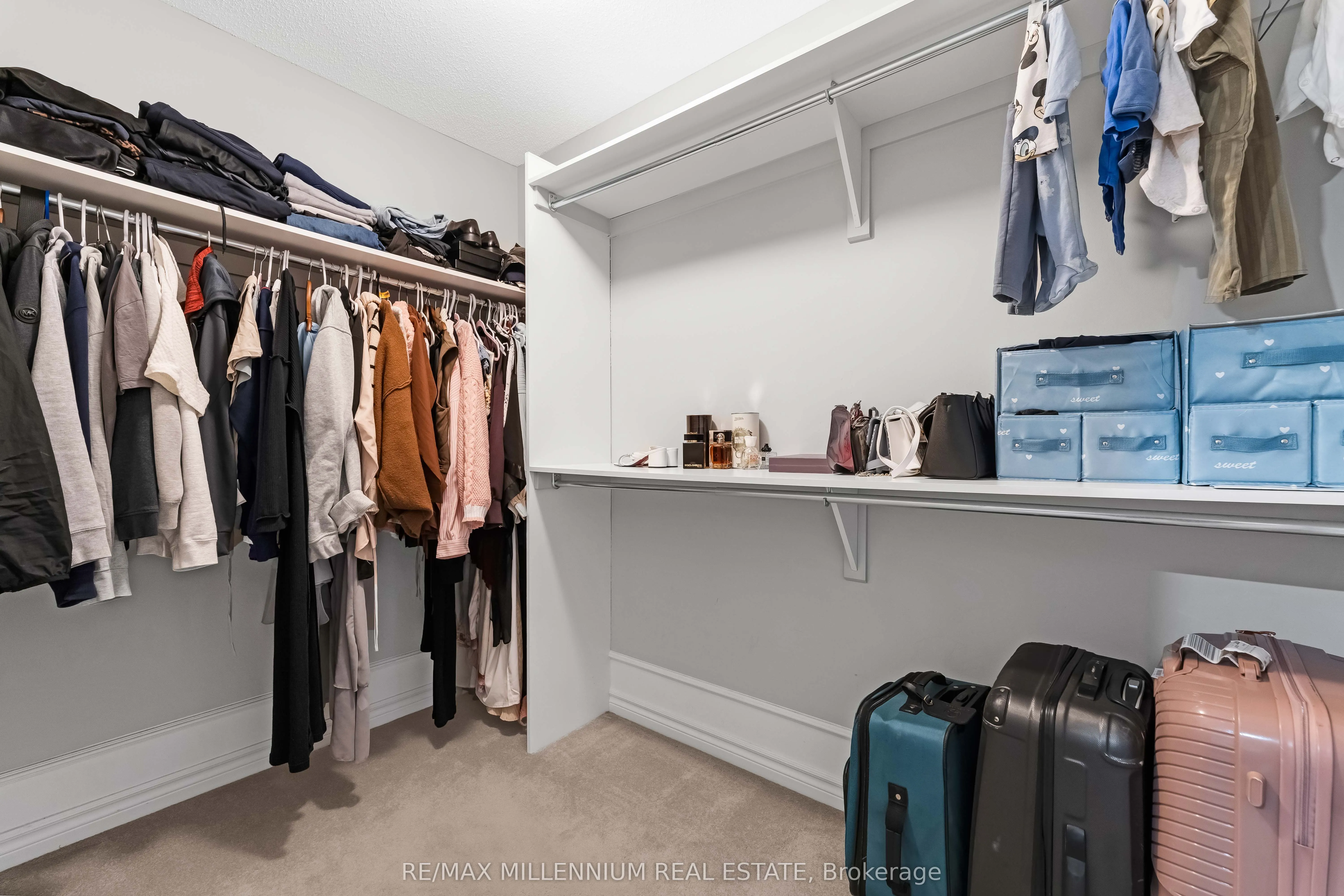 327 BALLINVILLE Circle