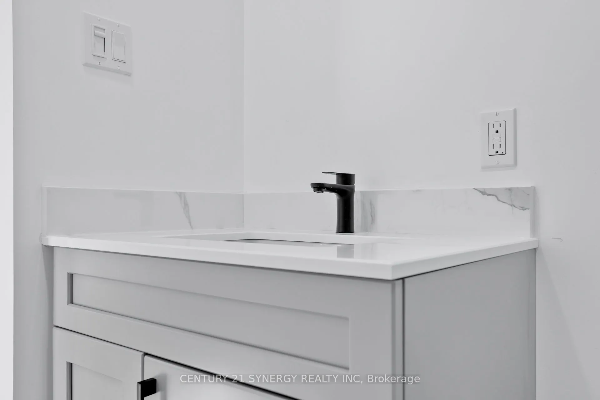 598 Kirkwood Avenue W, #4