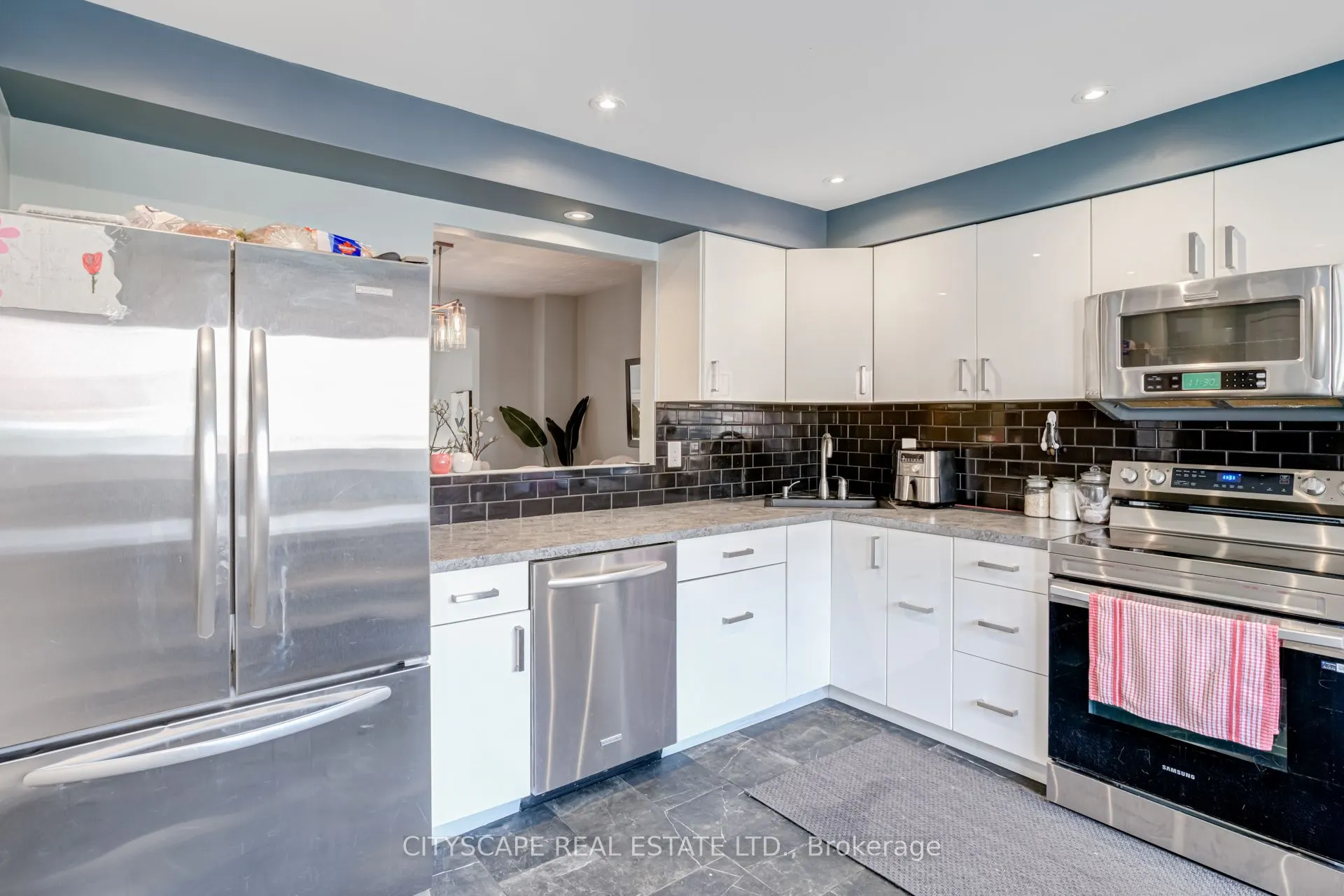 72 Stone Church Road W, #60