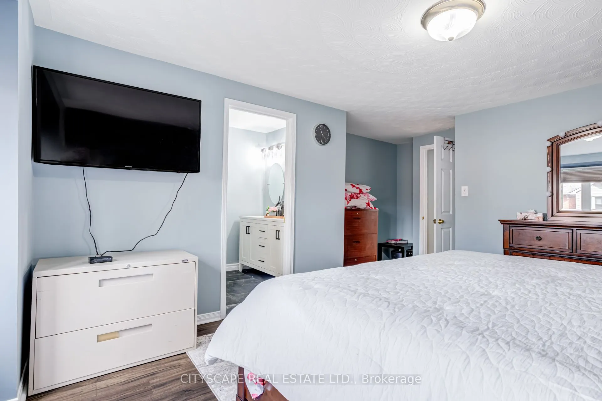 72 Stone Church Road W, #60