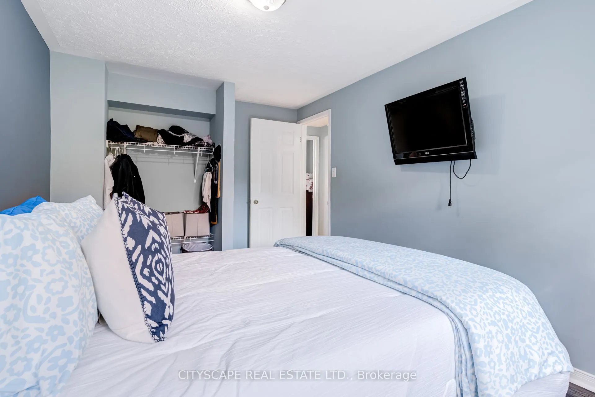 72 Stone Church Road W, #60