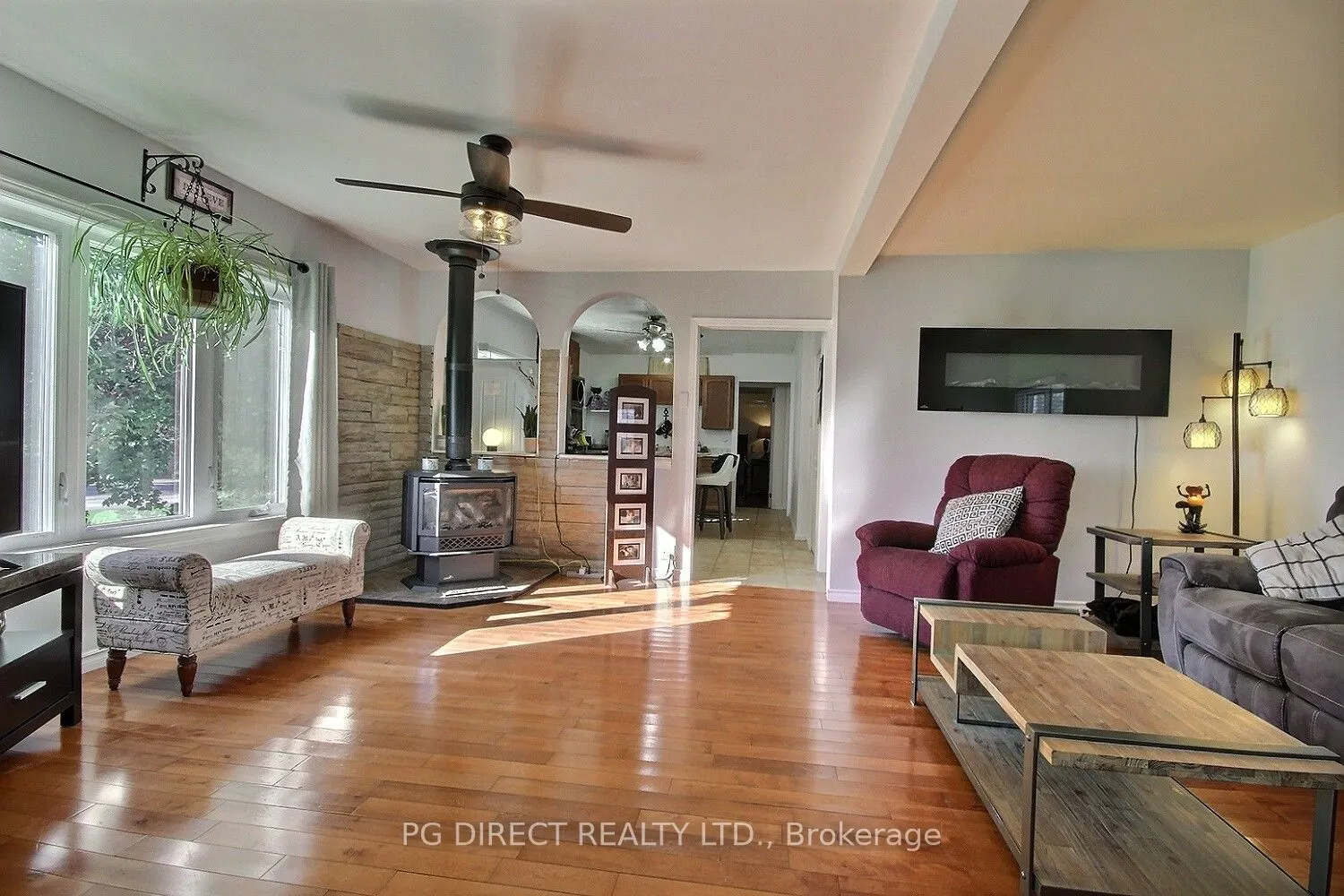 644 Smokes Point Road