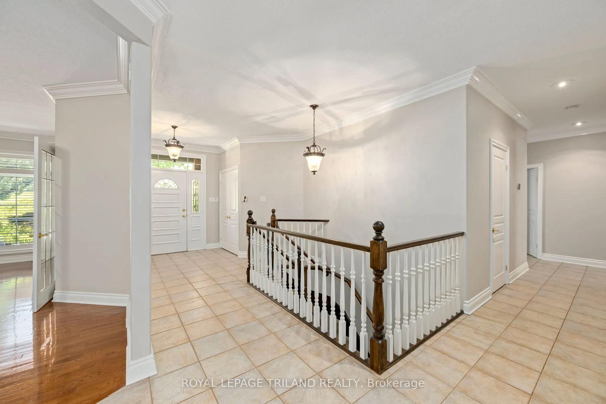 537 Crestwood Drive, #1