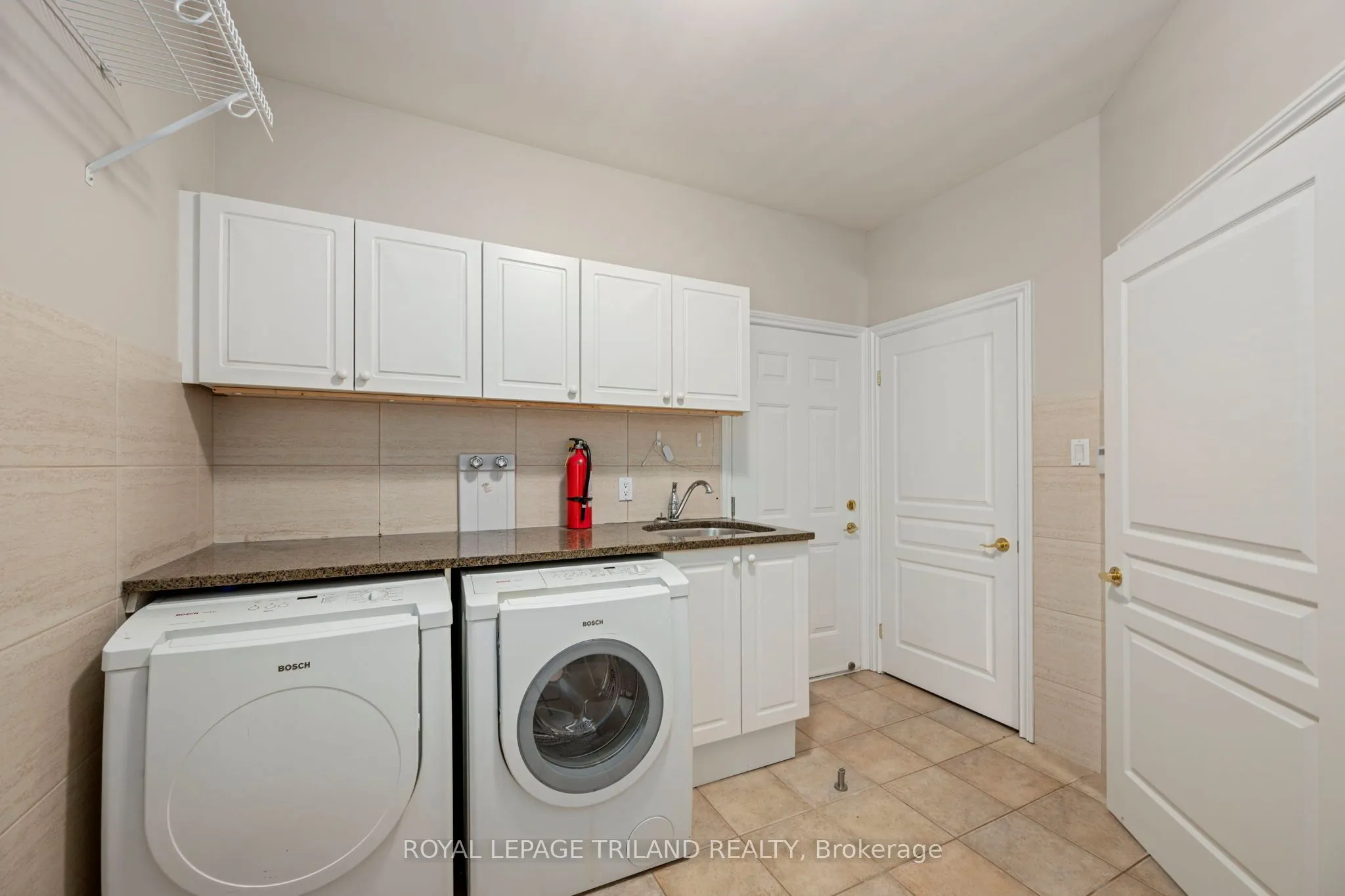 537 Crestwood Drive, #1