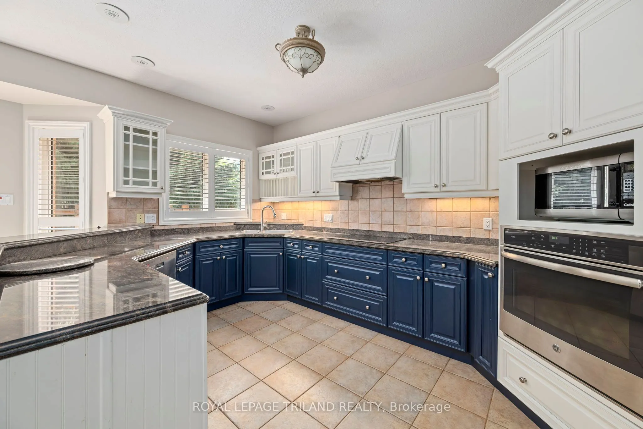 537 Crestwood Drive, #1