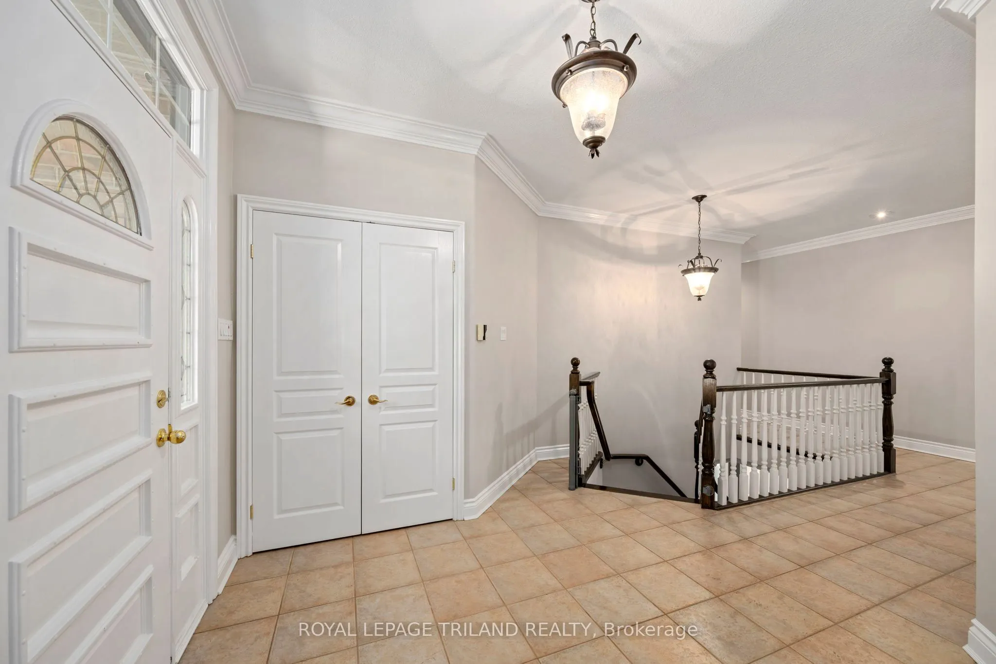 537 Crestwood Drive, #1