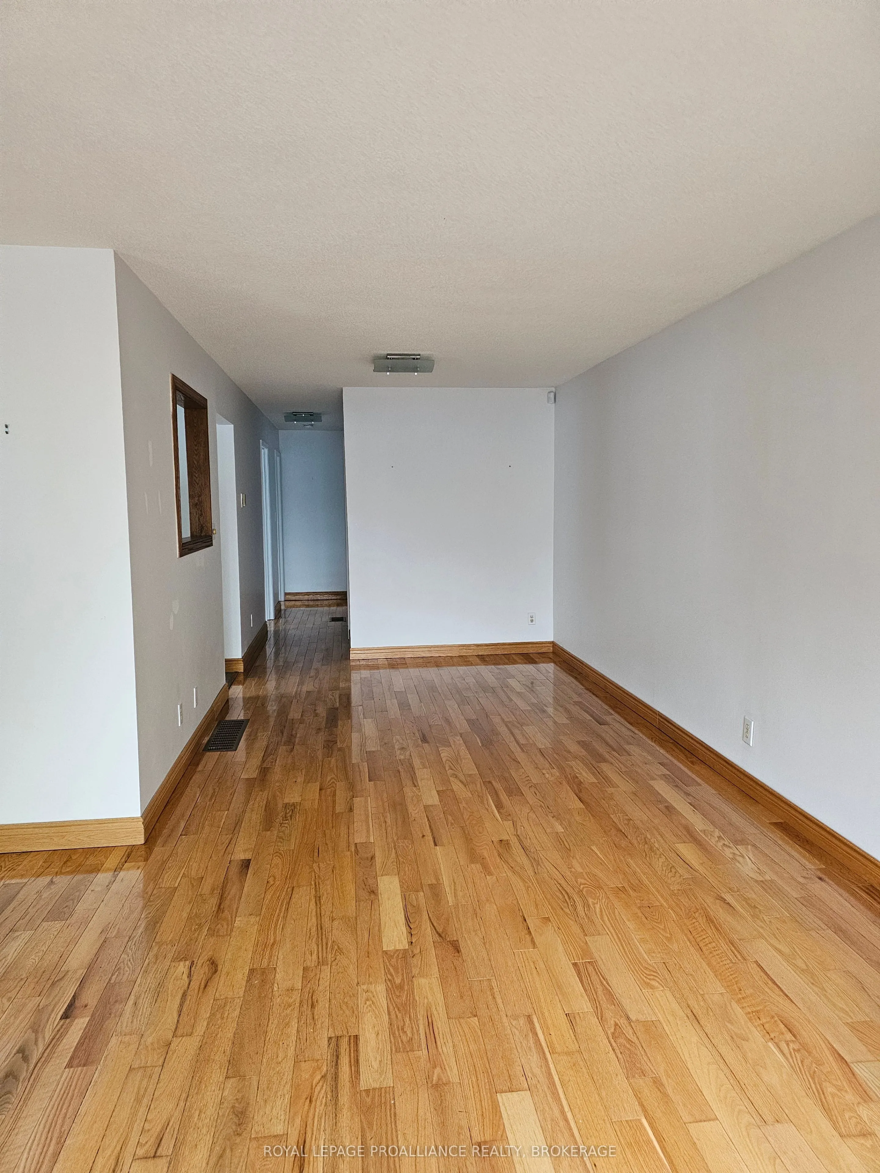 915 Warburton Crescent