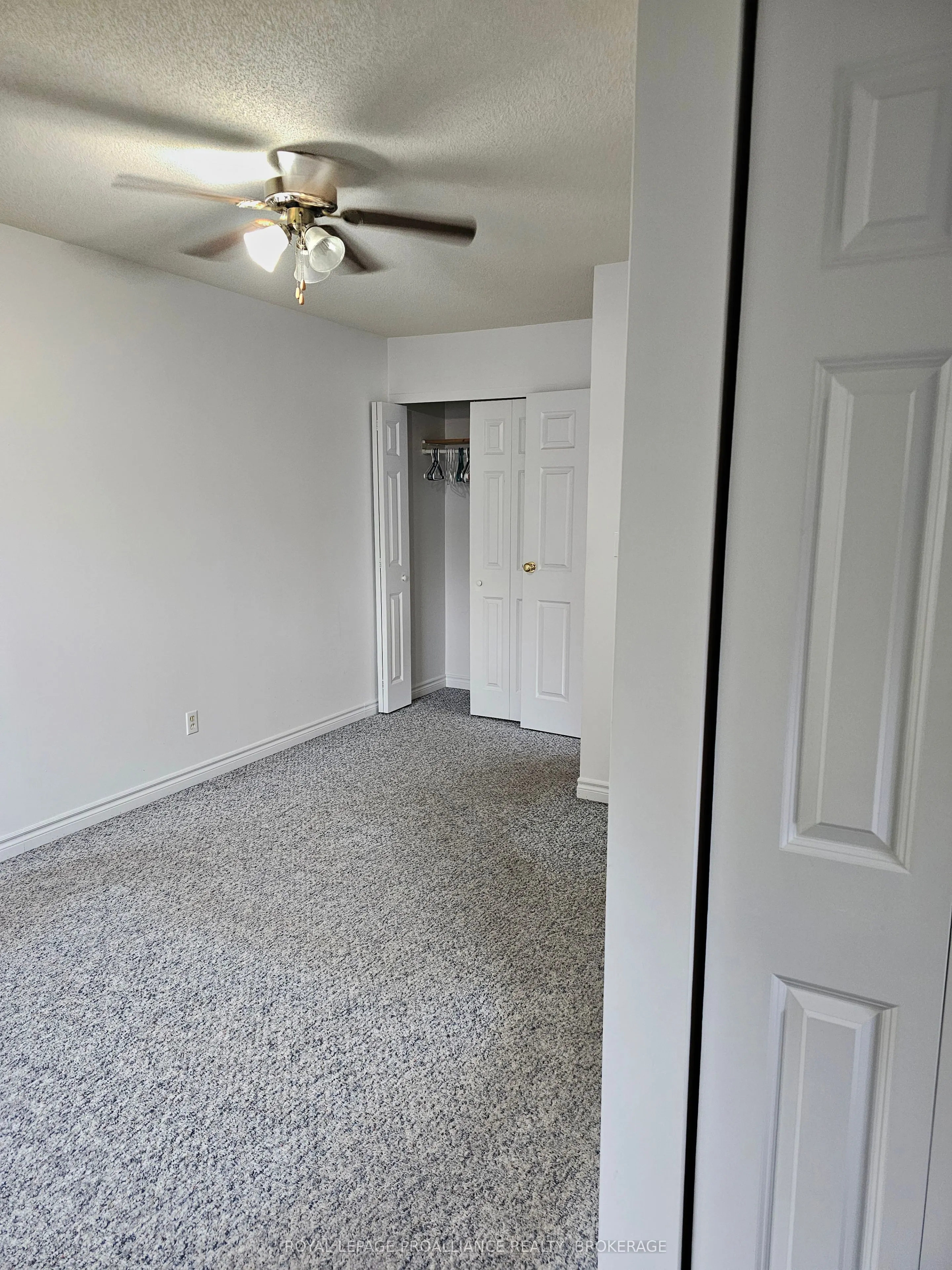 915 Warburton Crescent