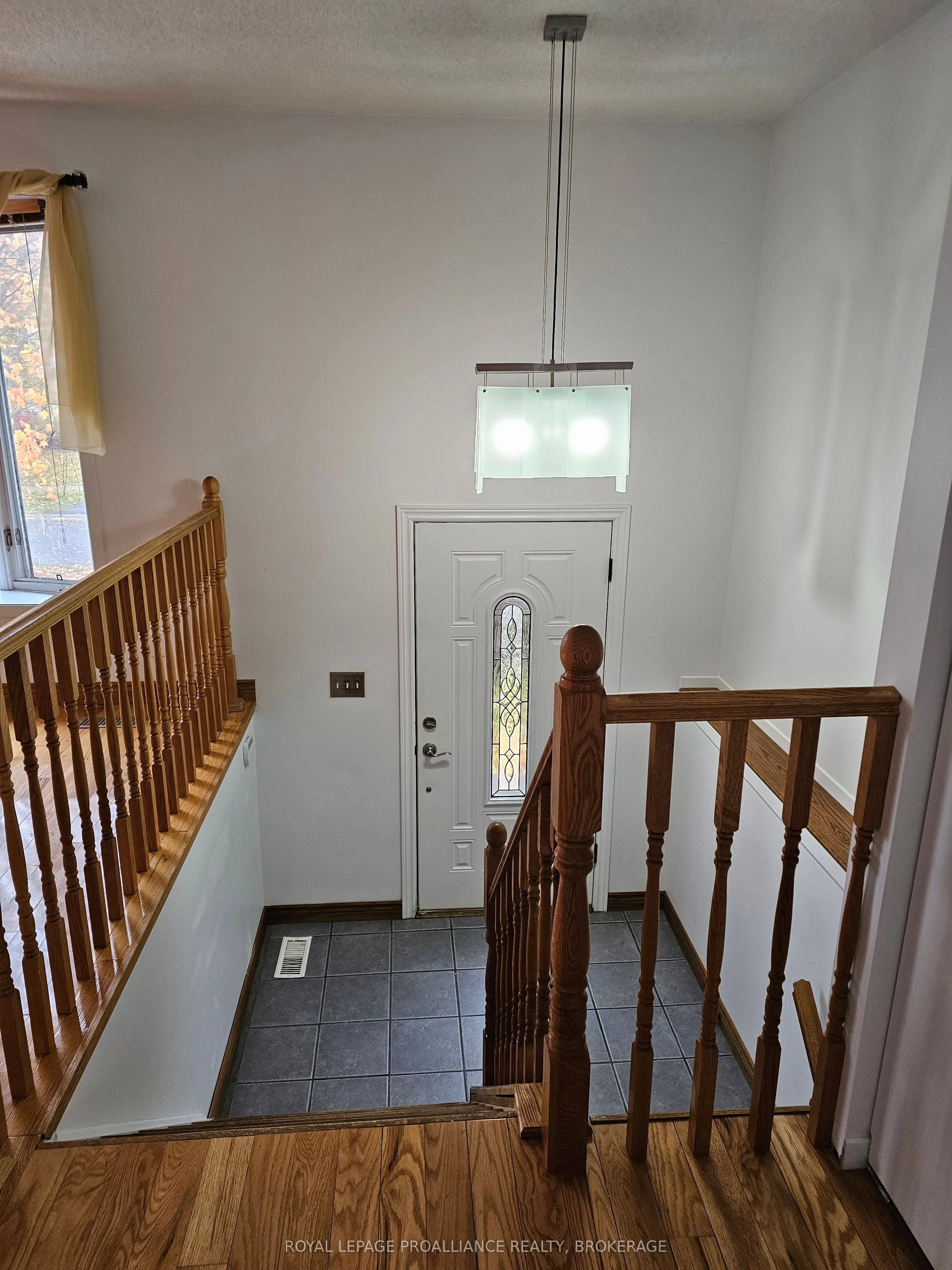 915 Warburton Crescent