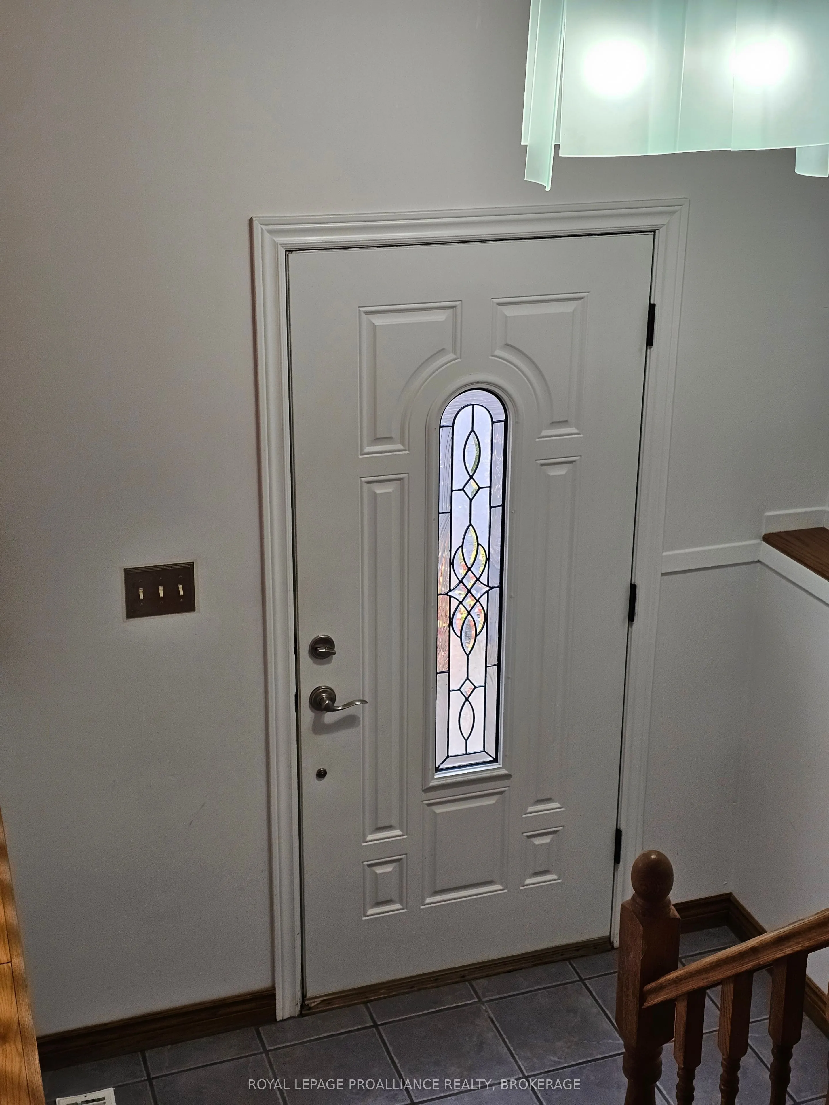 915 Warburton Crescent