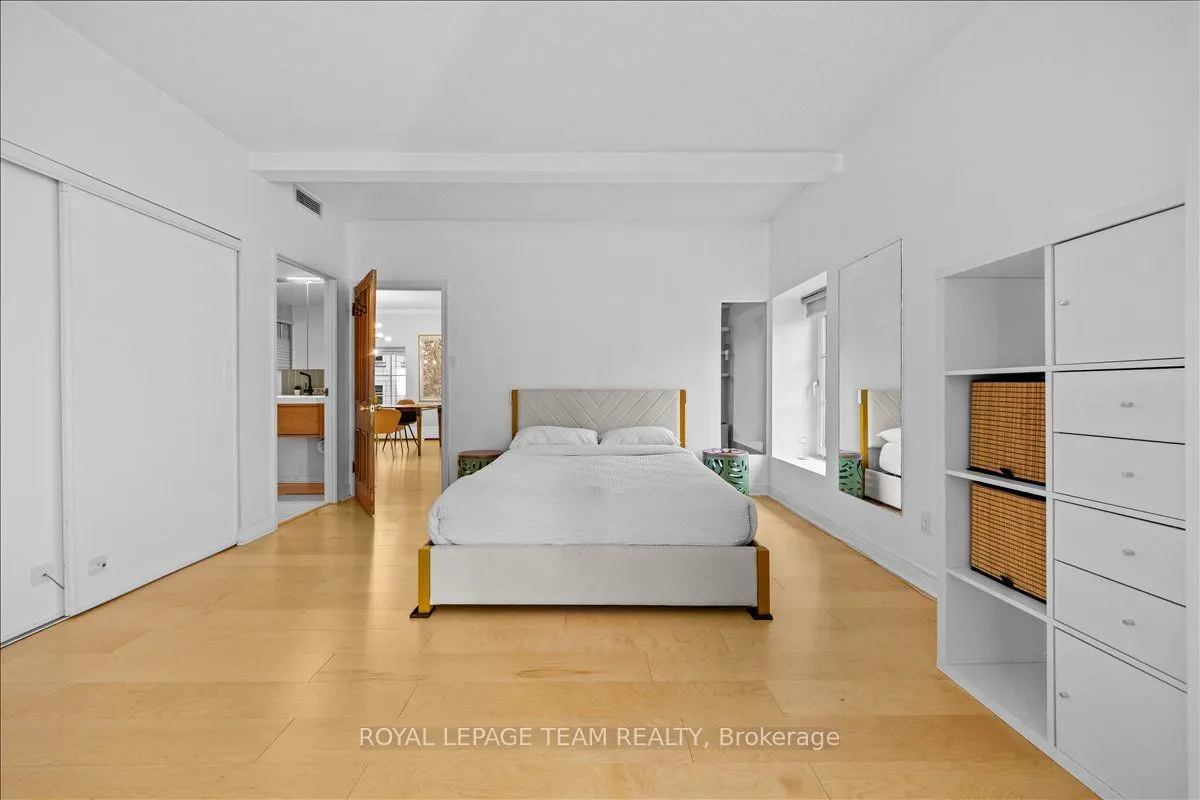 10 Clarence Street, #5