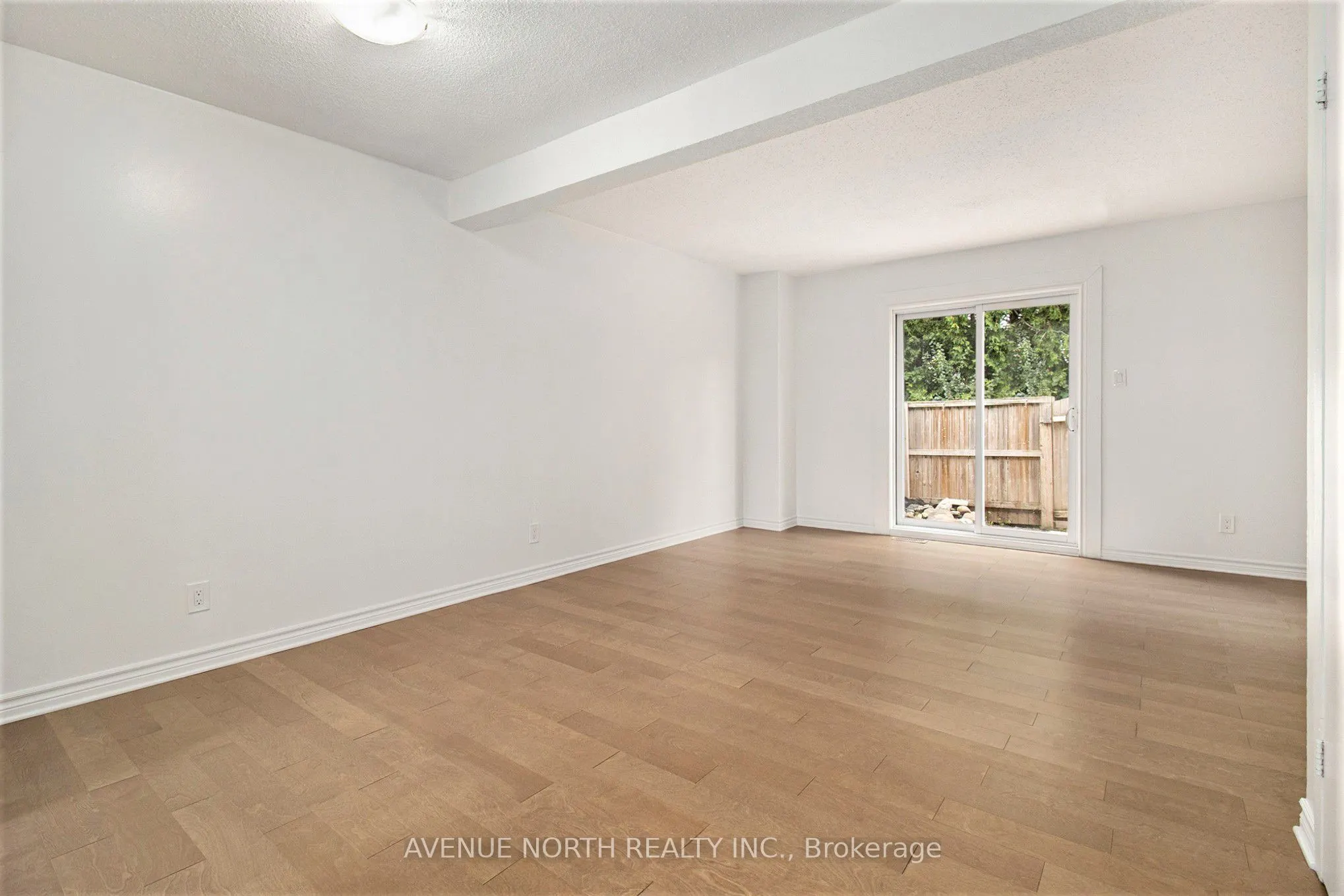 1444 Foxwell Street, #18