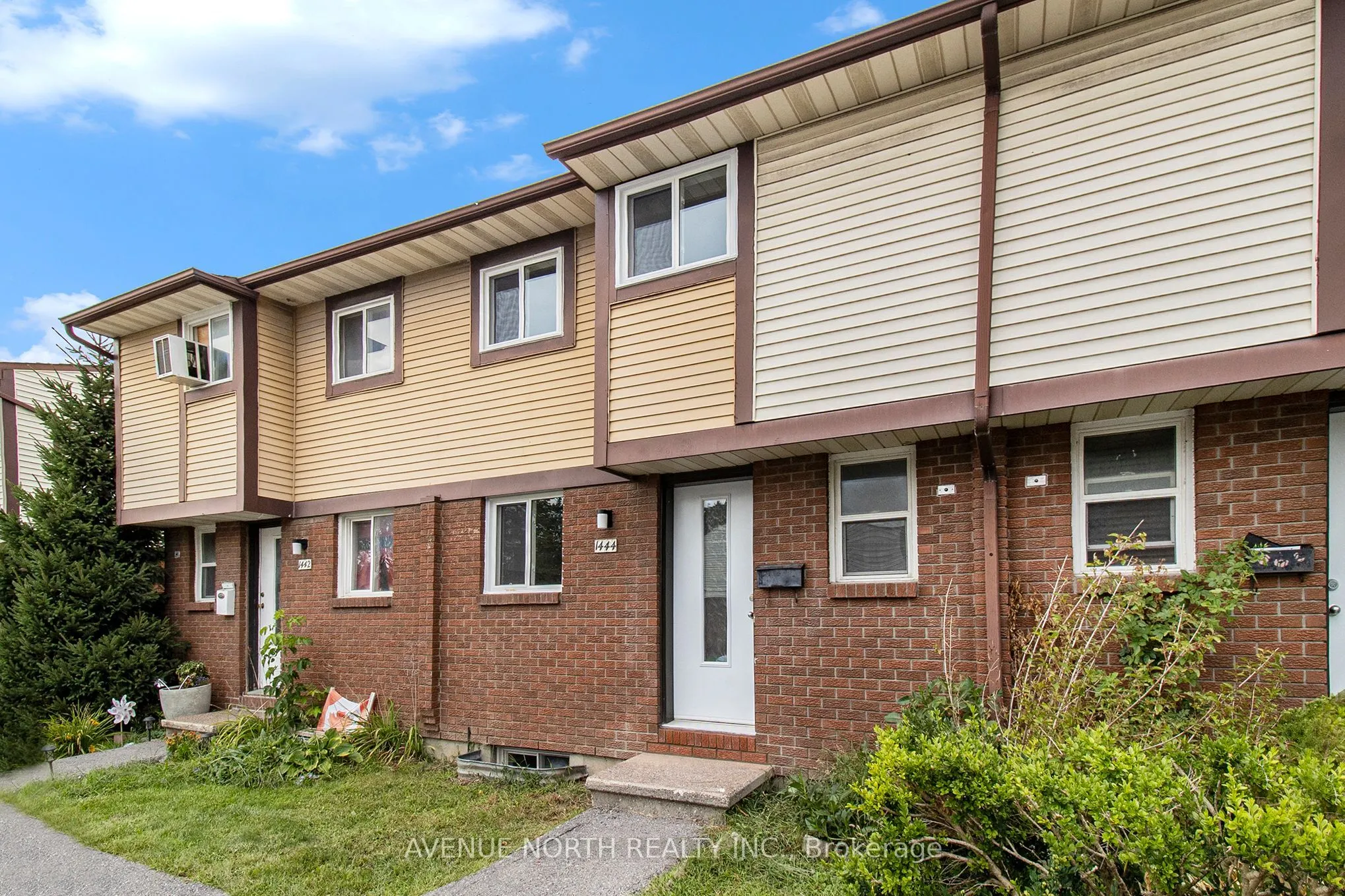 1444 Foxwell Street, #18