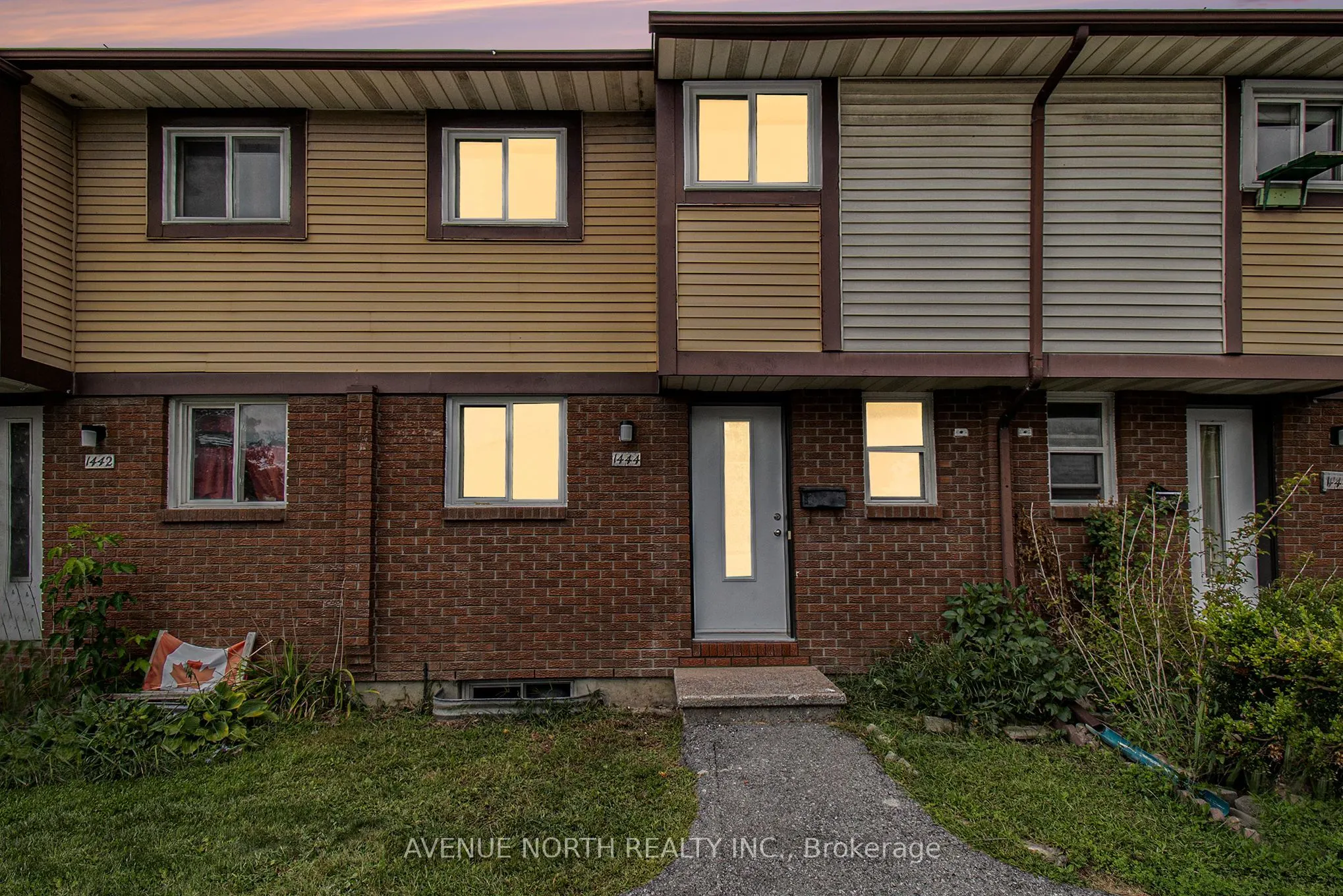 1444 Foxwell Street, #18