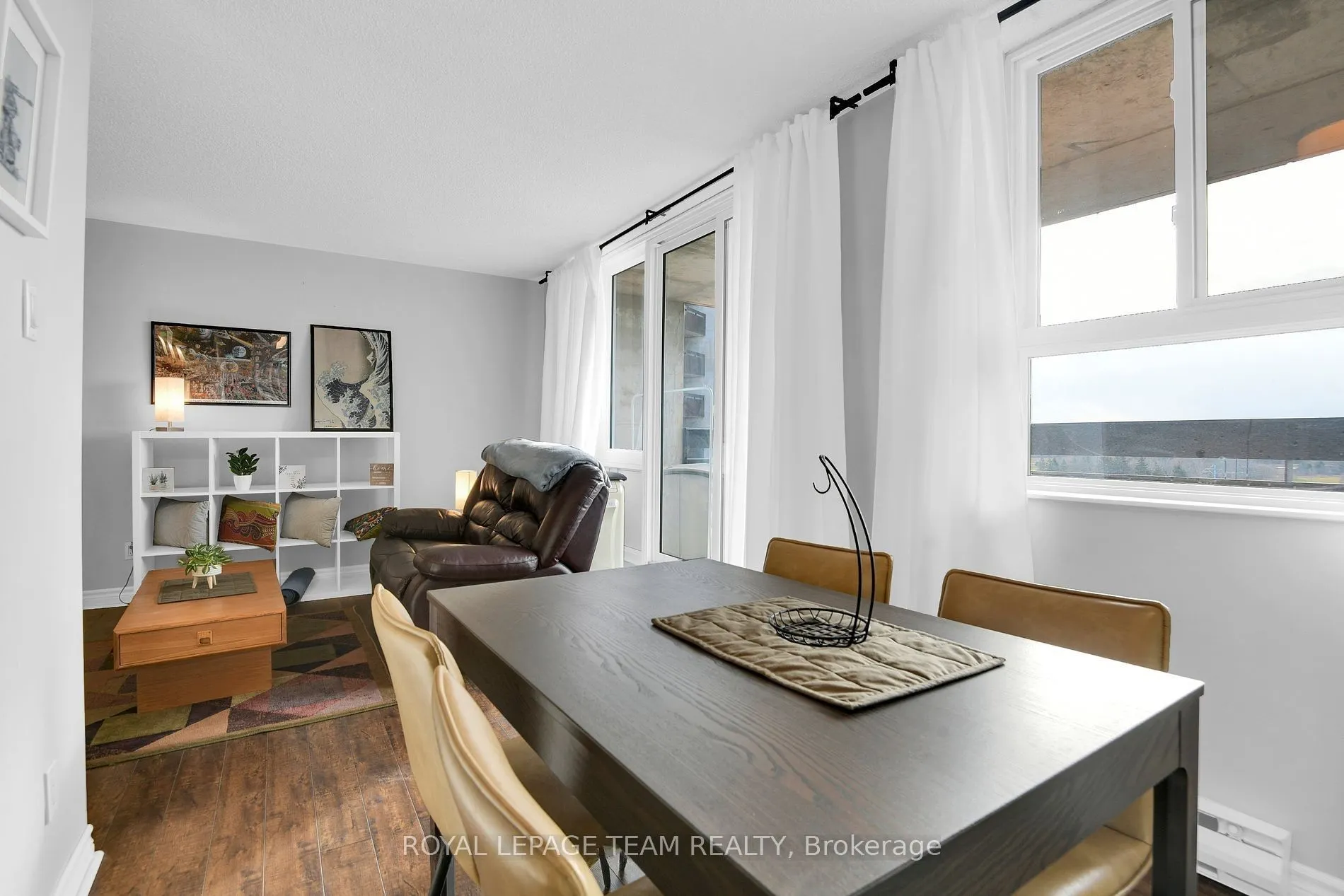 2000 Jasmine Crescent, #811