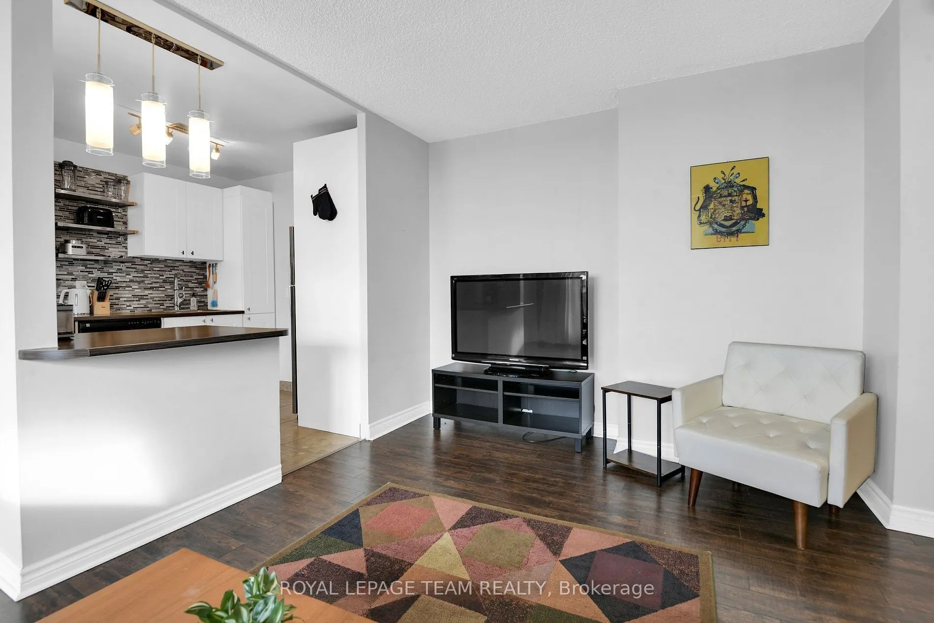 2000 Jasmine Crescent, #811