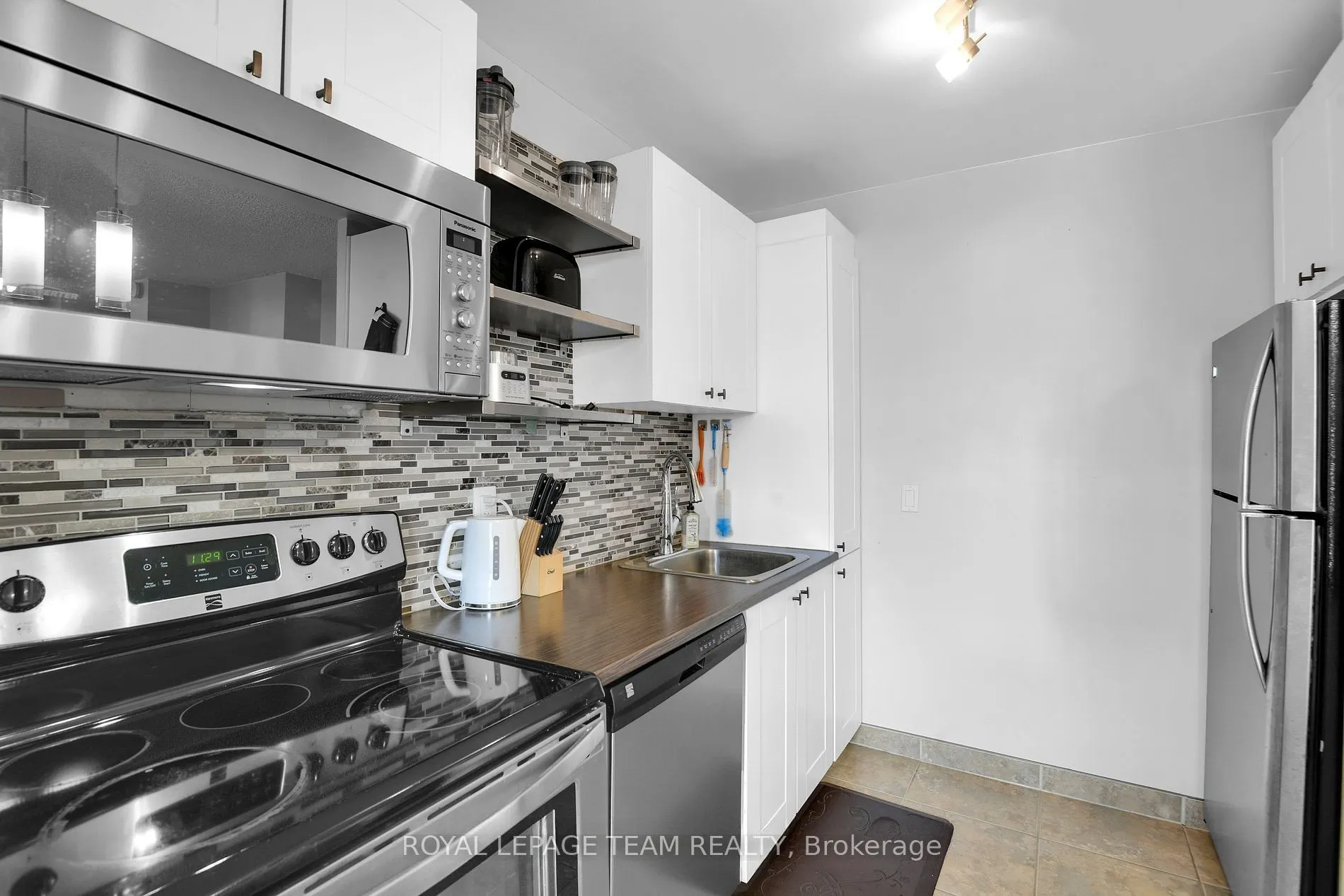 2000 Jasmine Crescent, #811