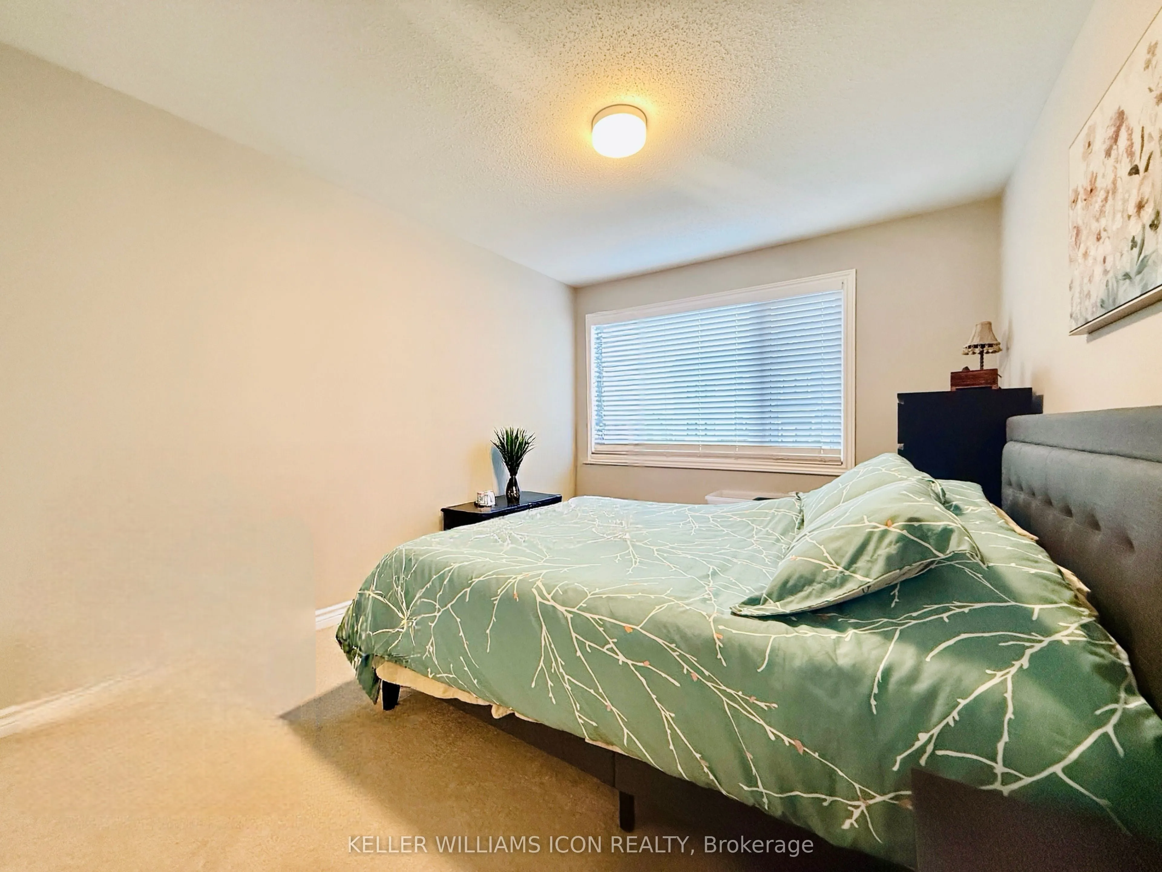 990 Fameflower Street