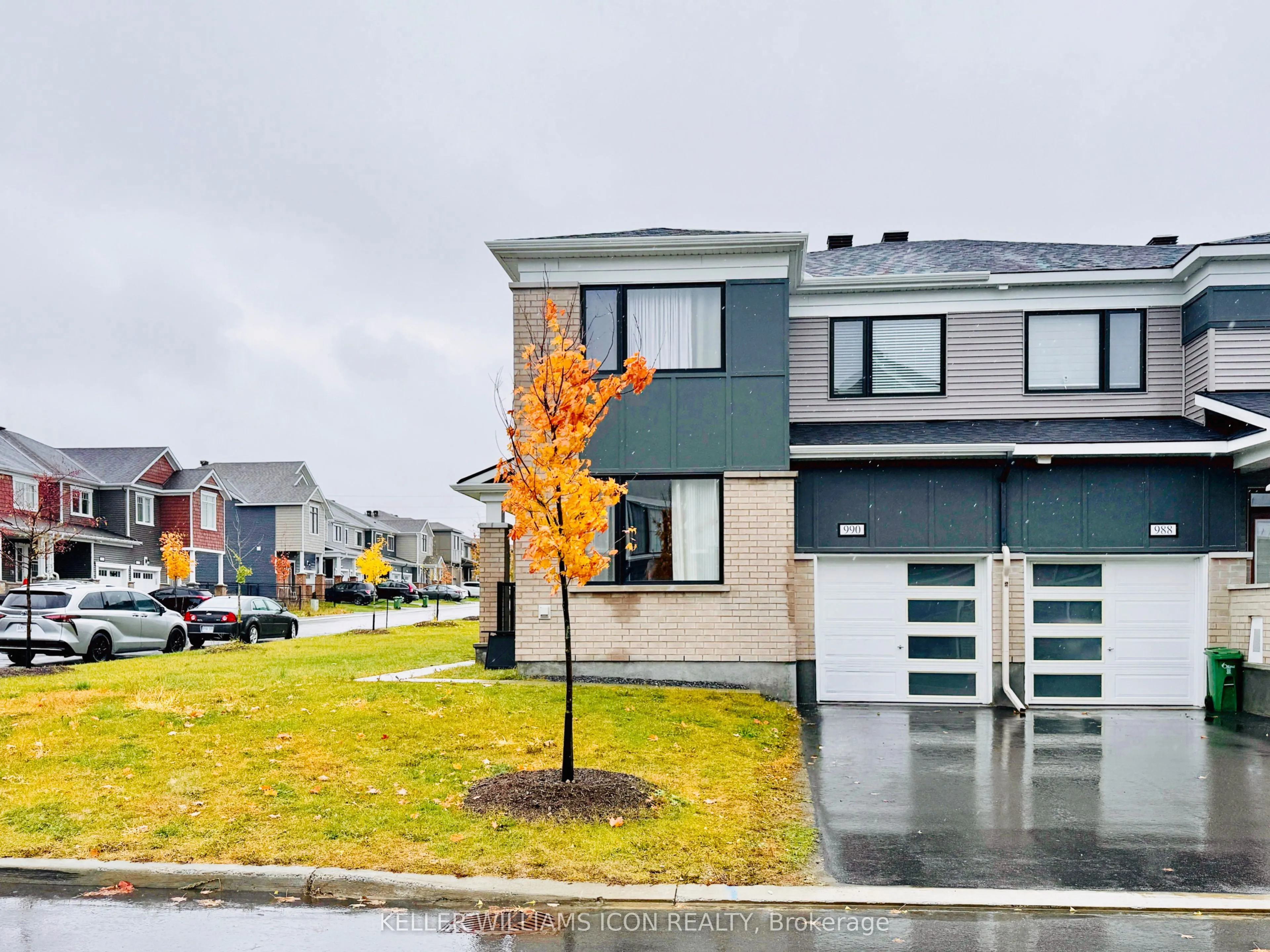 990 Fameflower Street